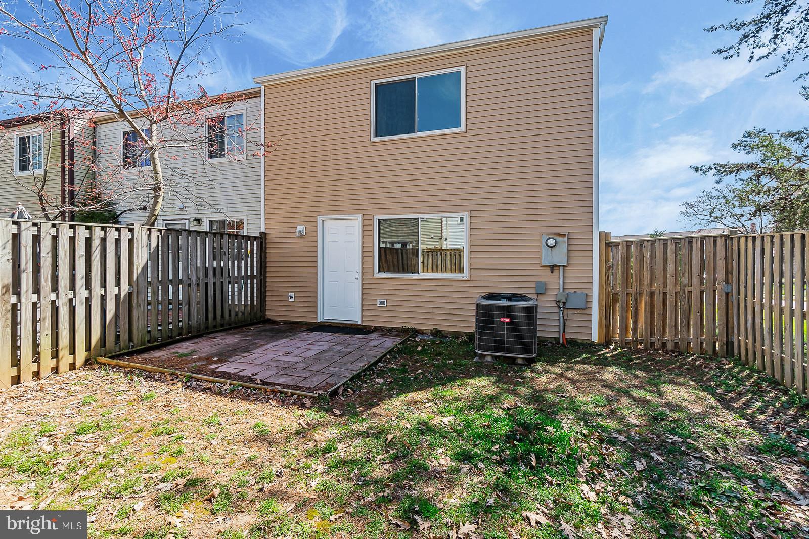 WHITFIELD GREEN - Residential Lease