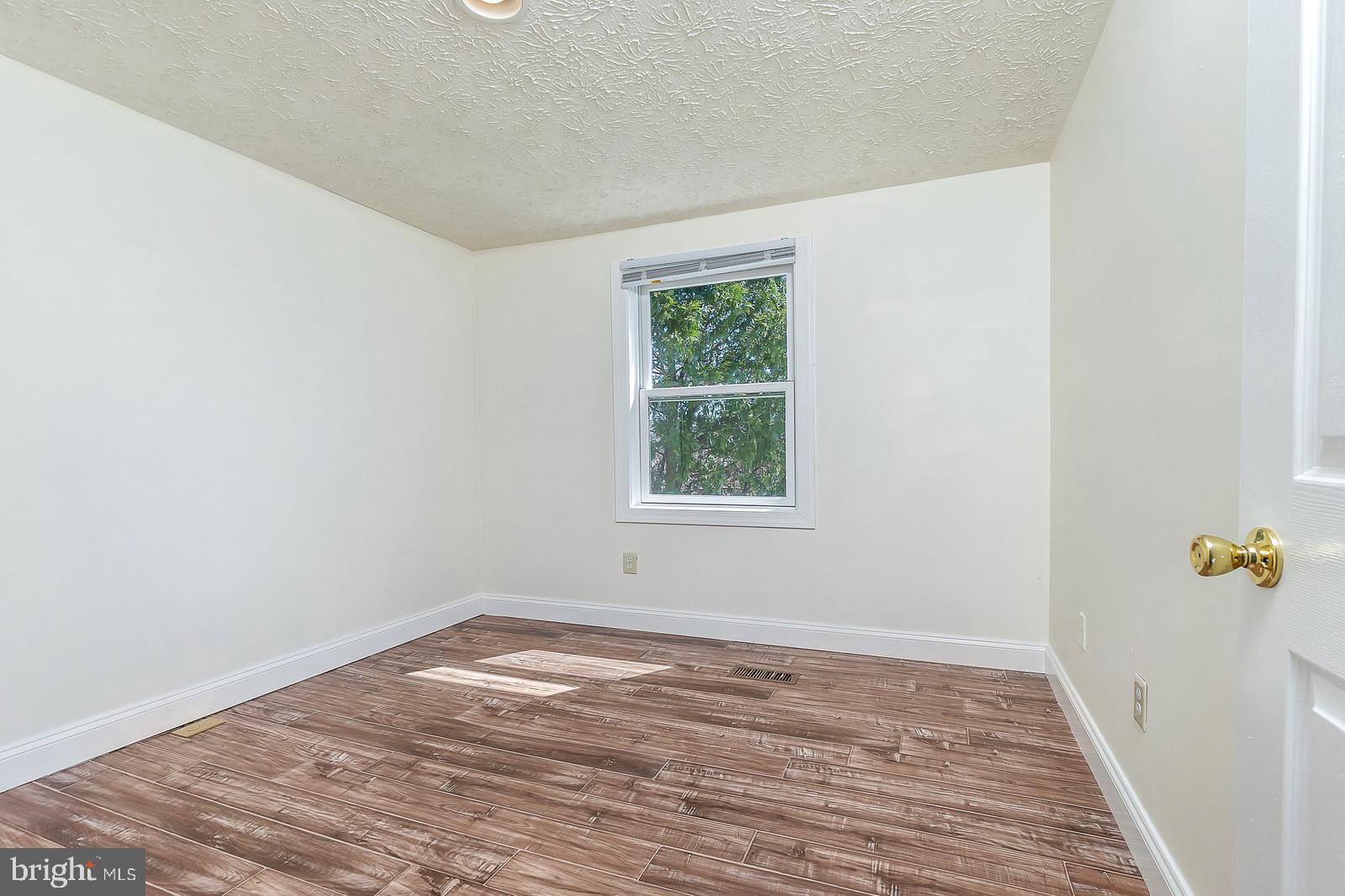 WHITFIELD GREEN - Residential Lease