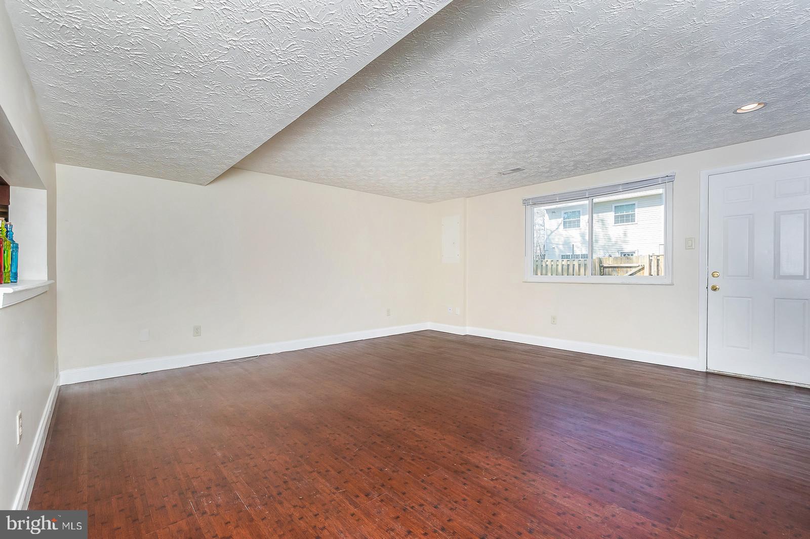 WHITFIELD GREEN - Residential Lease