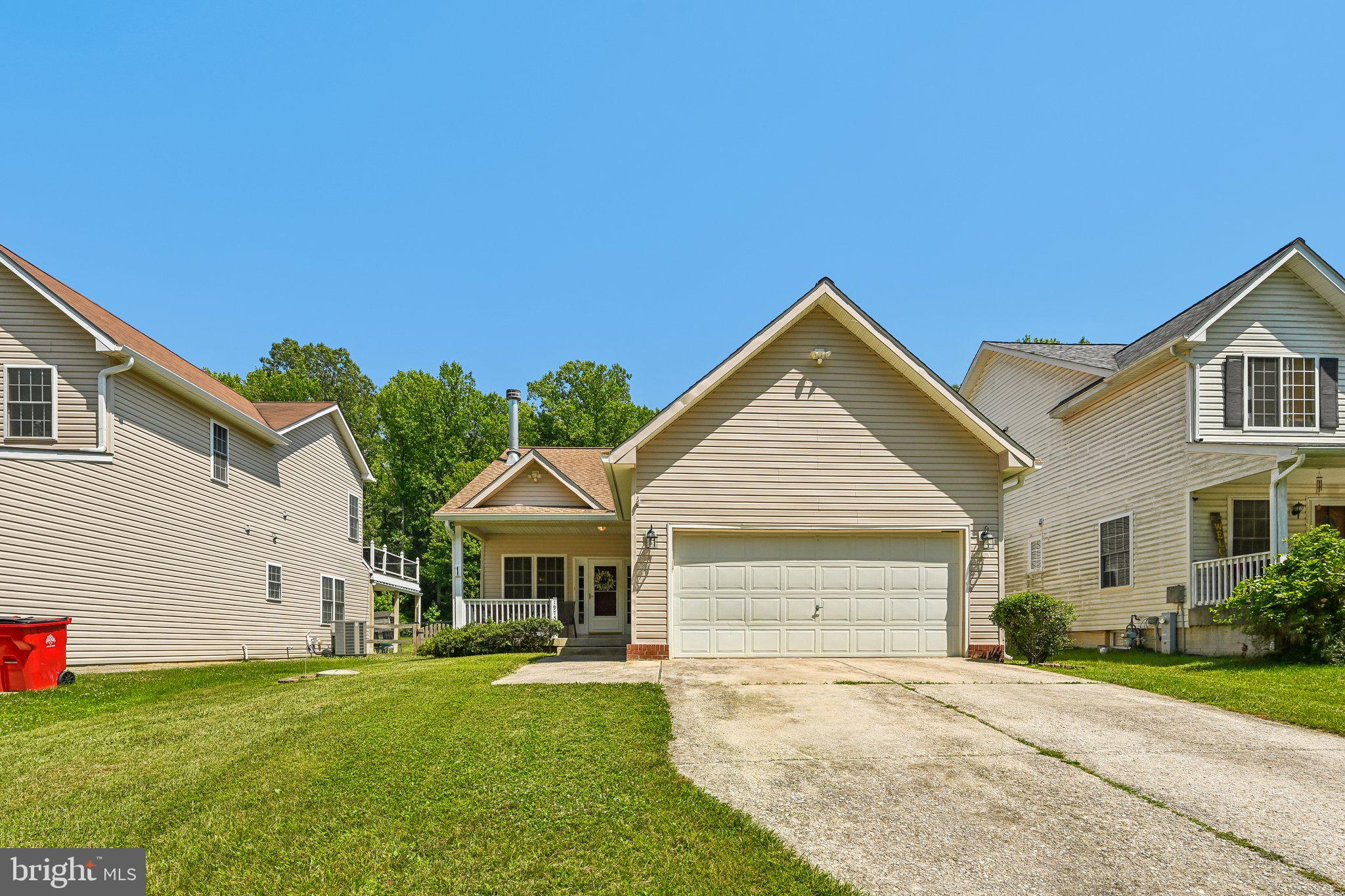 1975 MITCHELL DRIVE