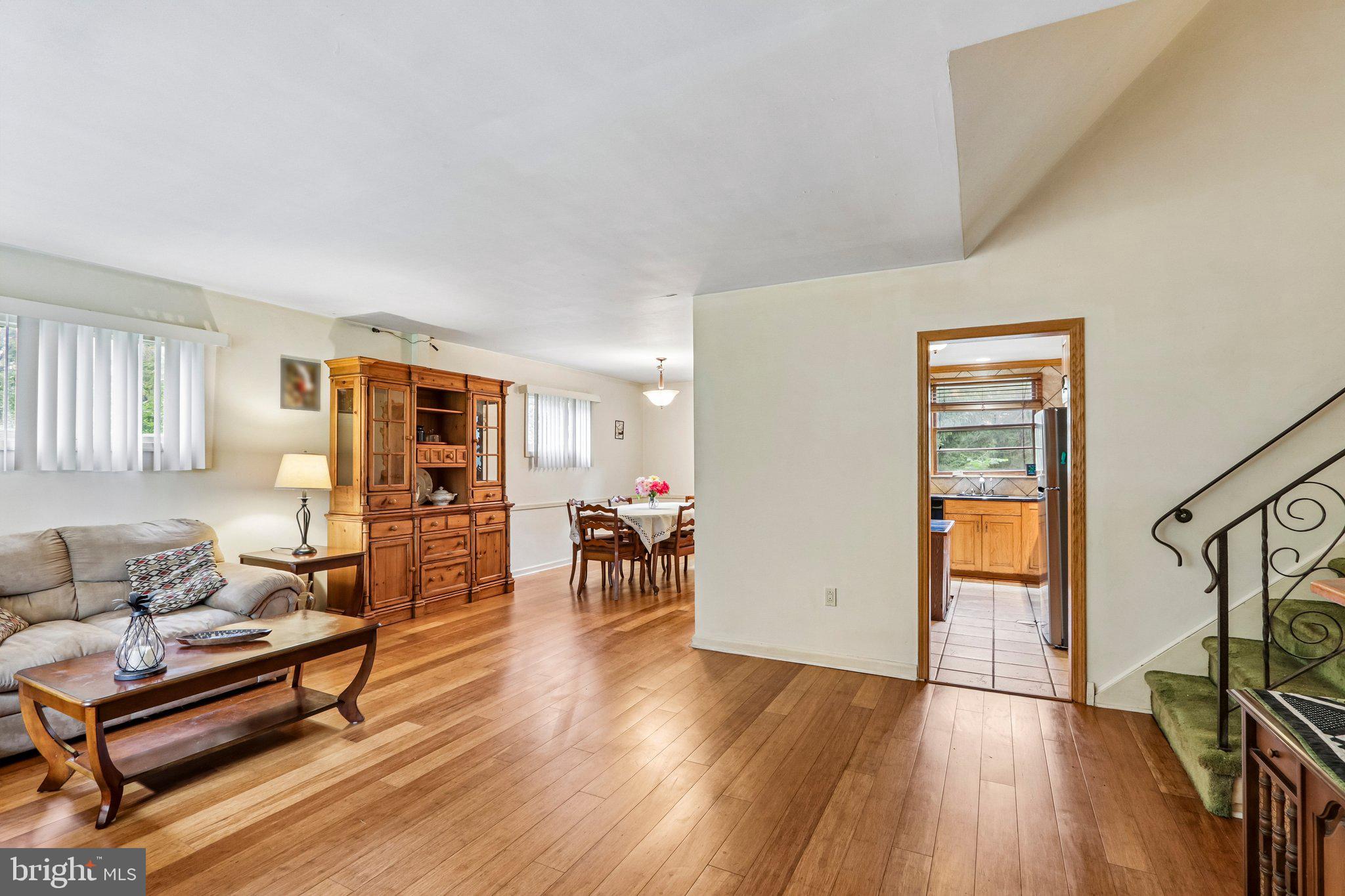 3436 HEATHER ROAD