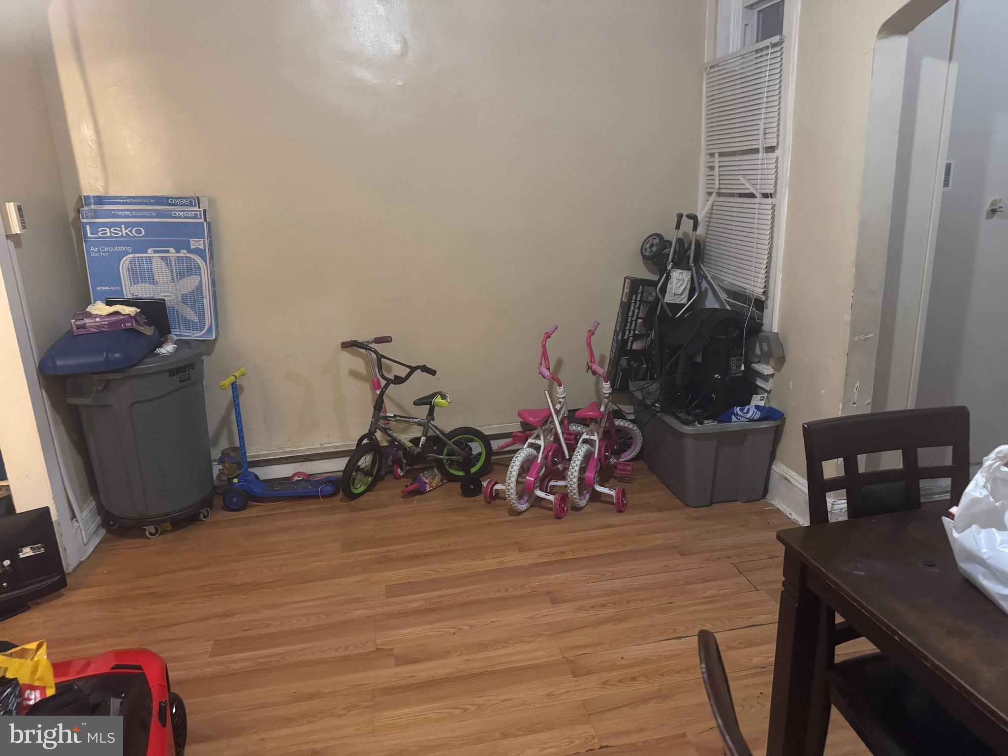 ELMWOOD PARK - Residential