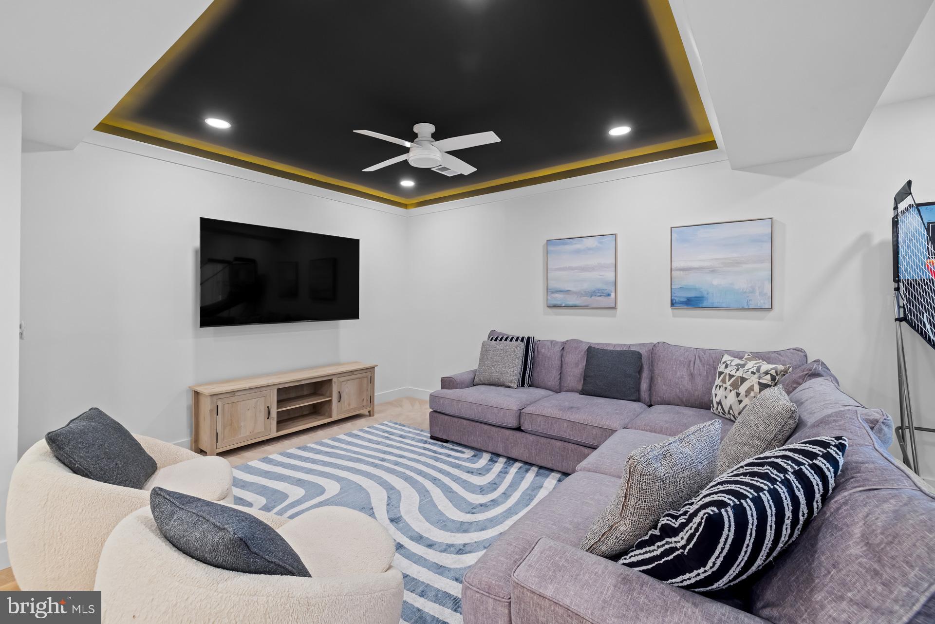 CALVERT BEACH ESTATES - Residential Lease