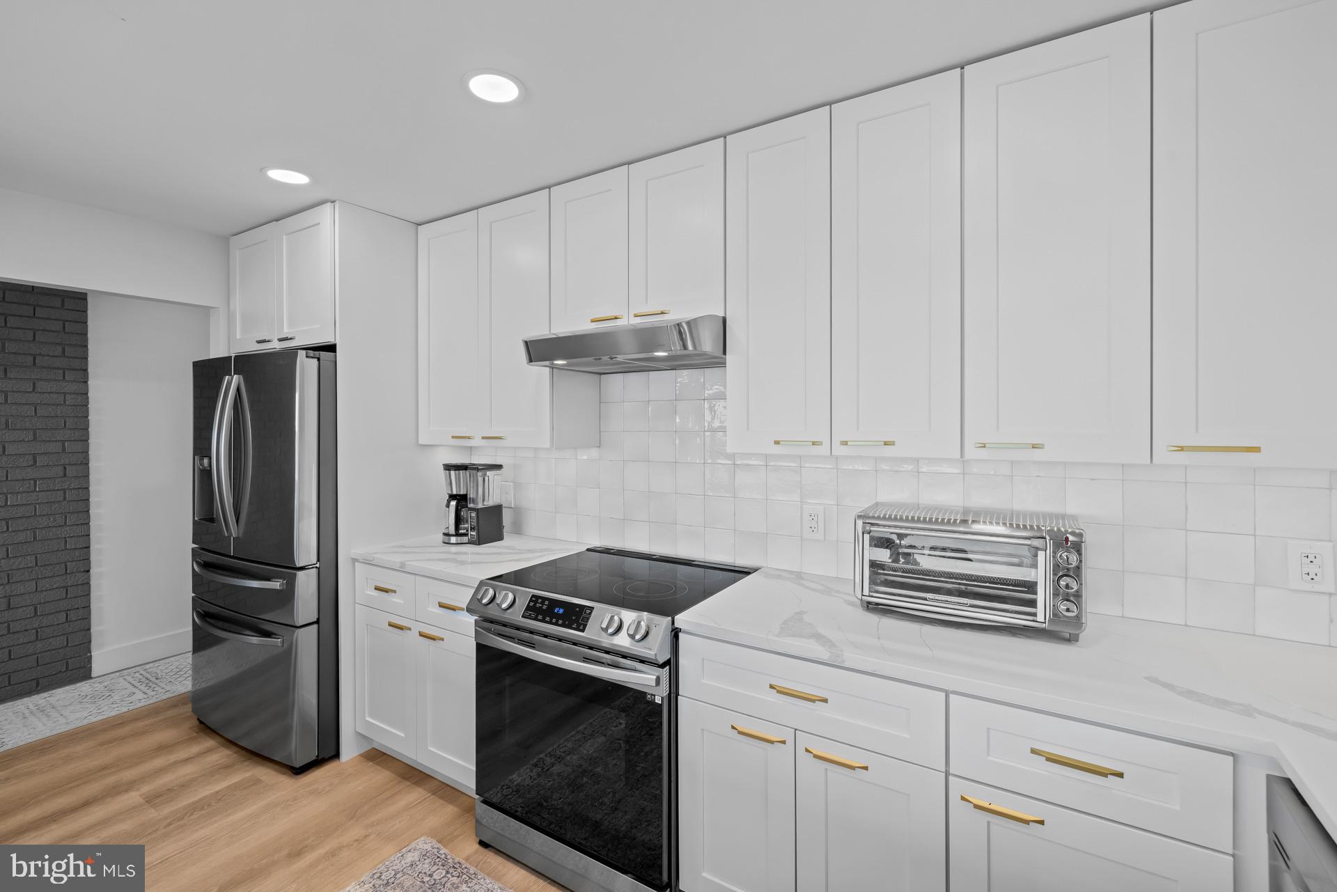 CALVERT BEACH ESTATES - Residential Lease