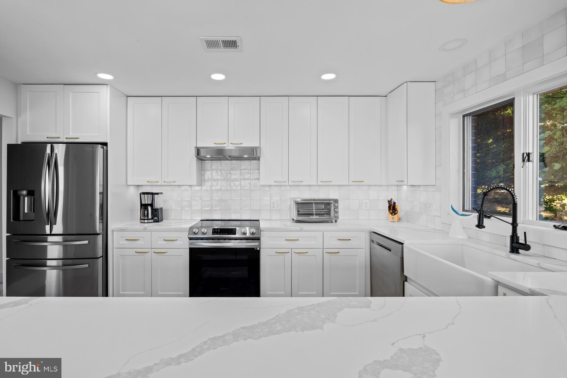 CALVERT BEACH ESTATES - Residential Lease