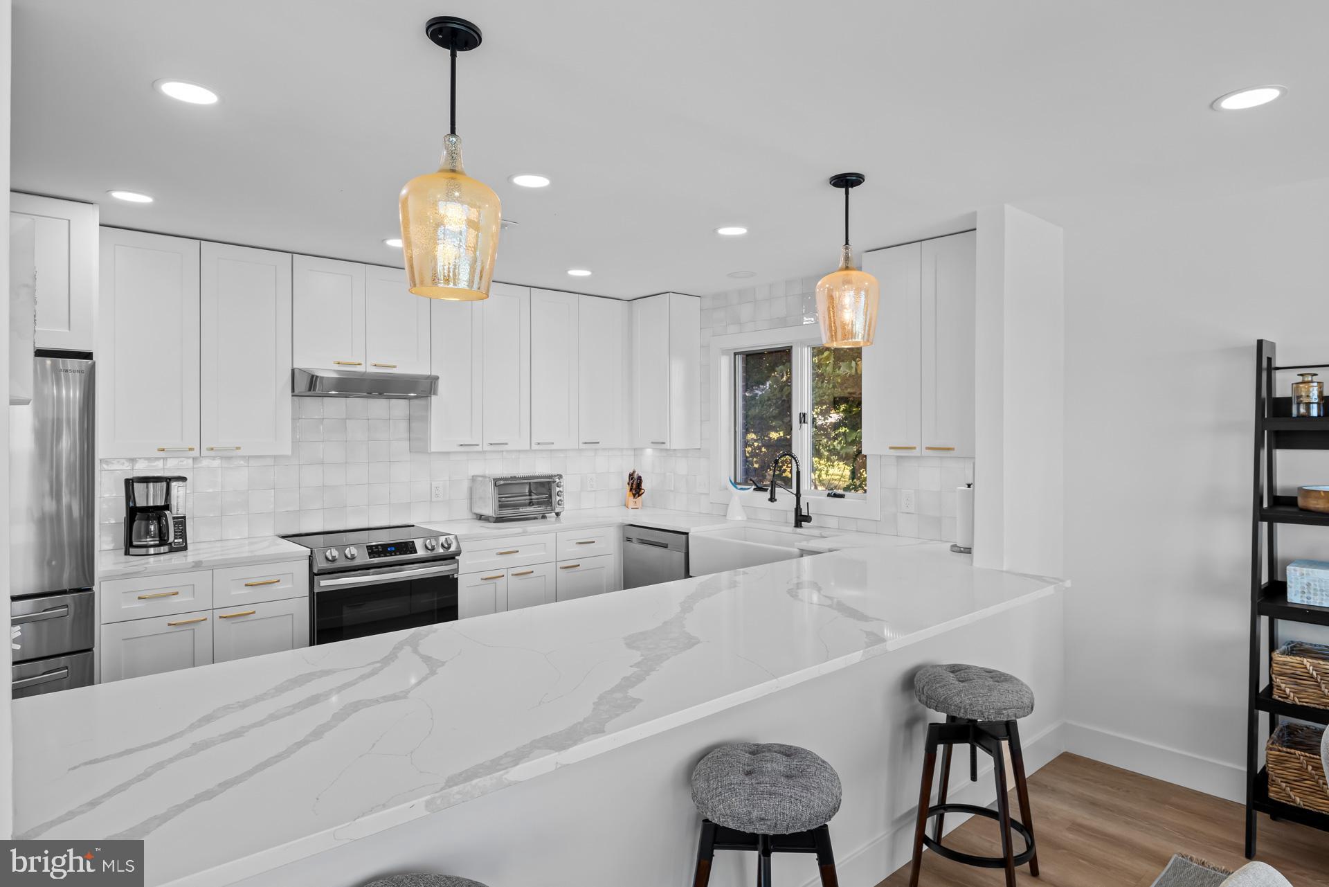 CALVERT BEACH ESTATES - Residential Lease