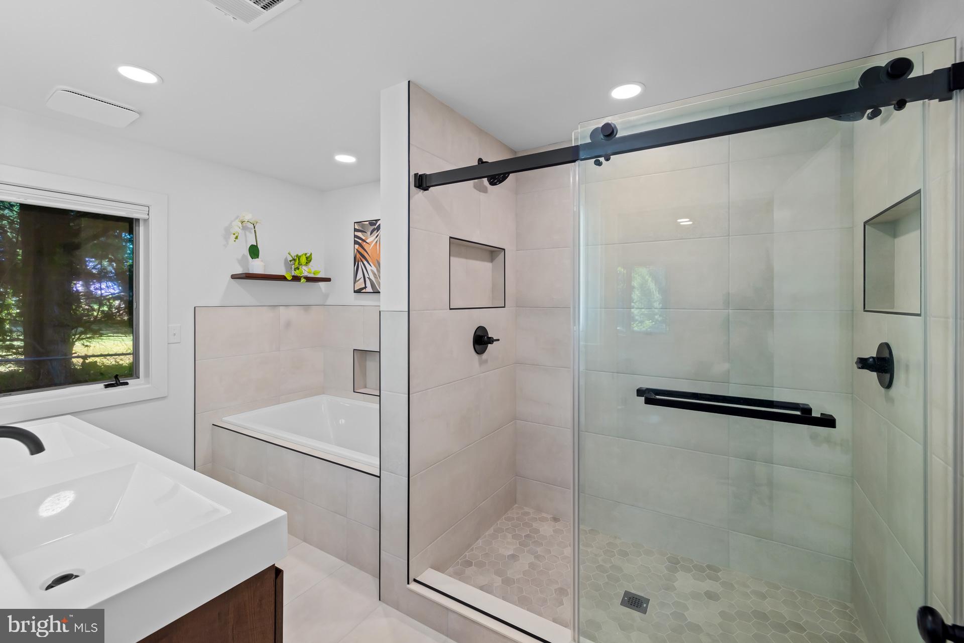 CALVERT BEACH ESTATES - Residential Lease