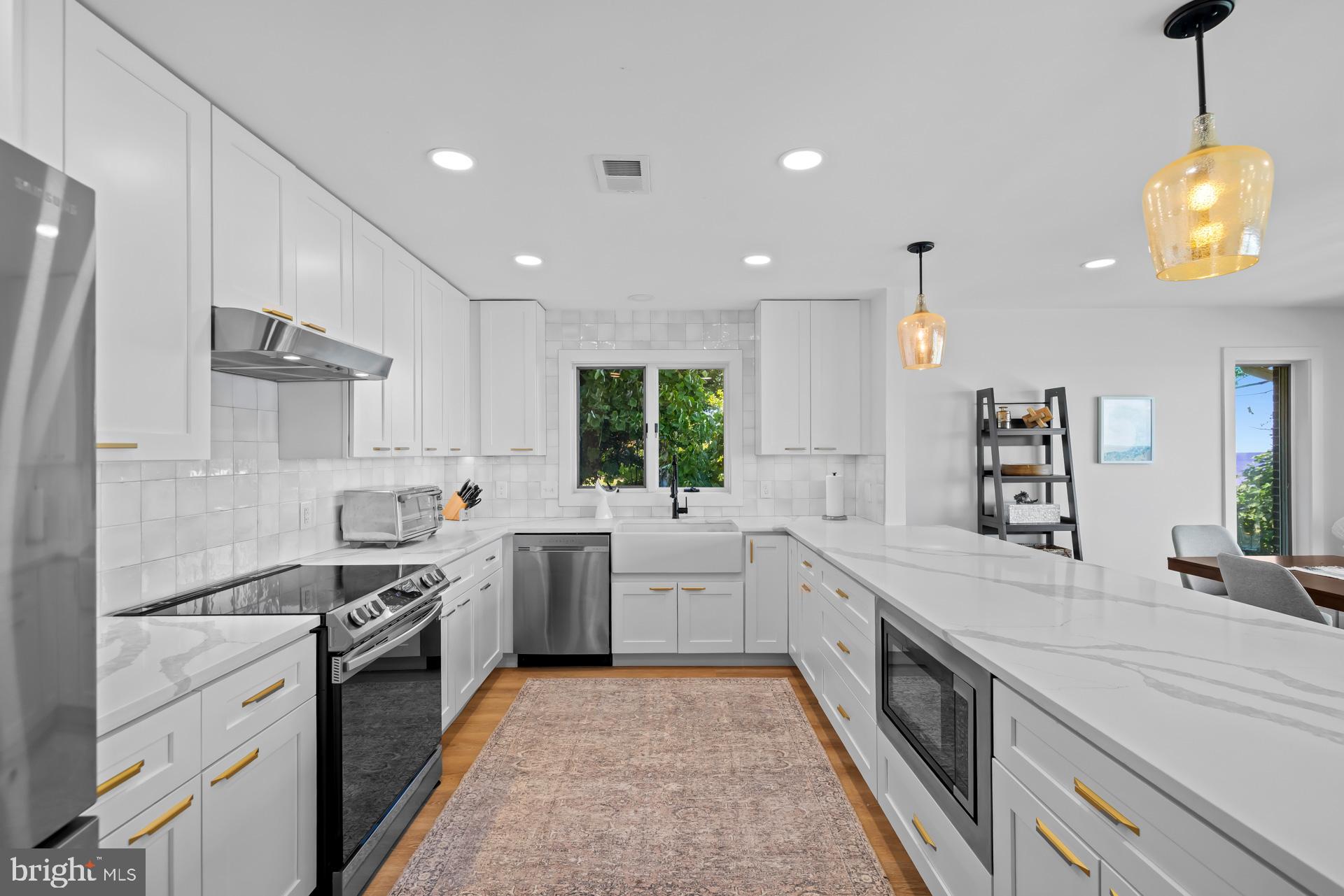 CALVERT BEACH ESTATES - Residential Lease