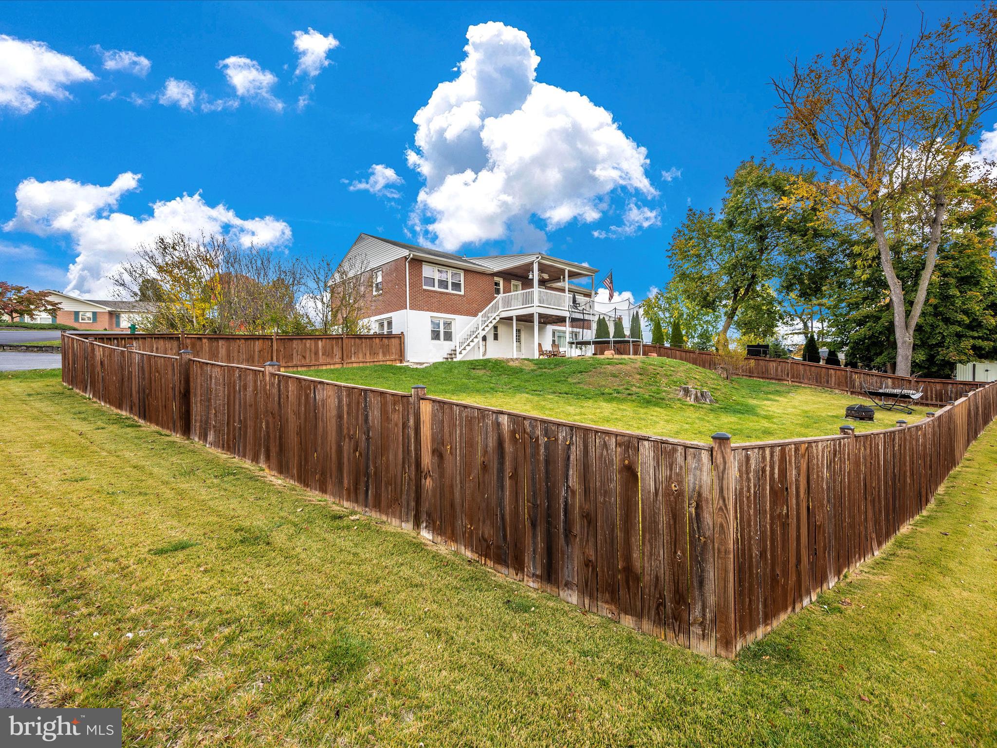 ORCHARD HILLS - Residential