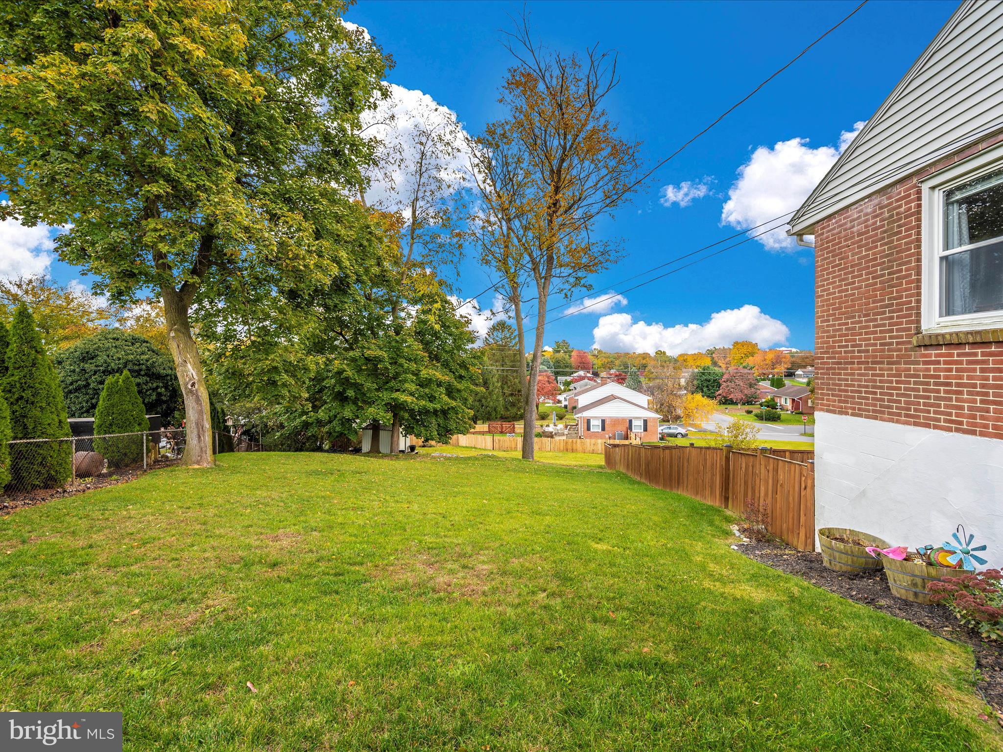 ORCHARD HILLS - Residential