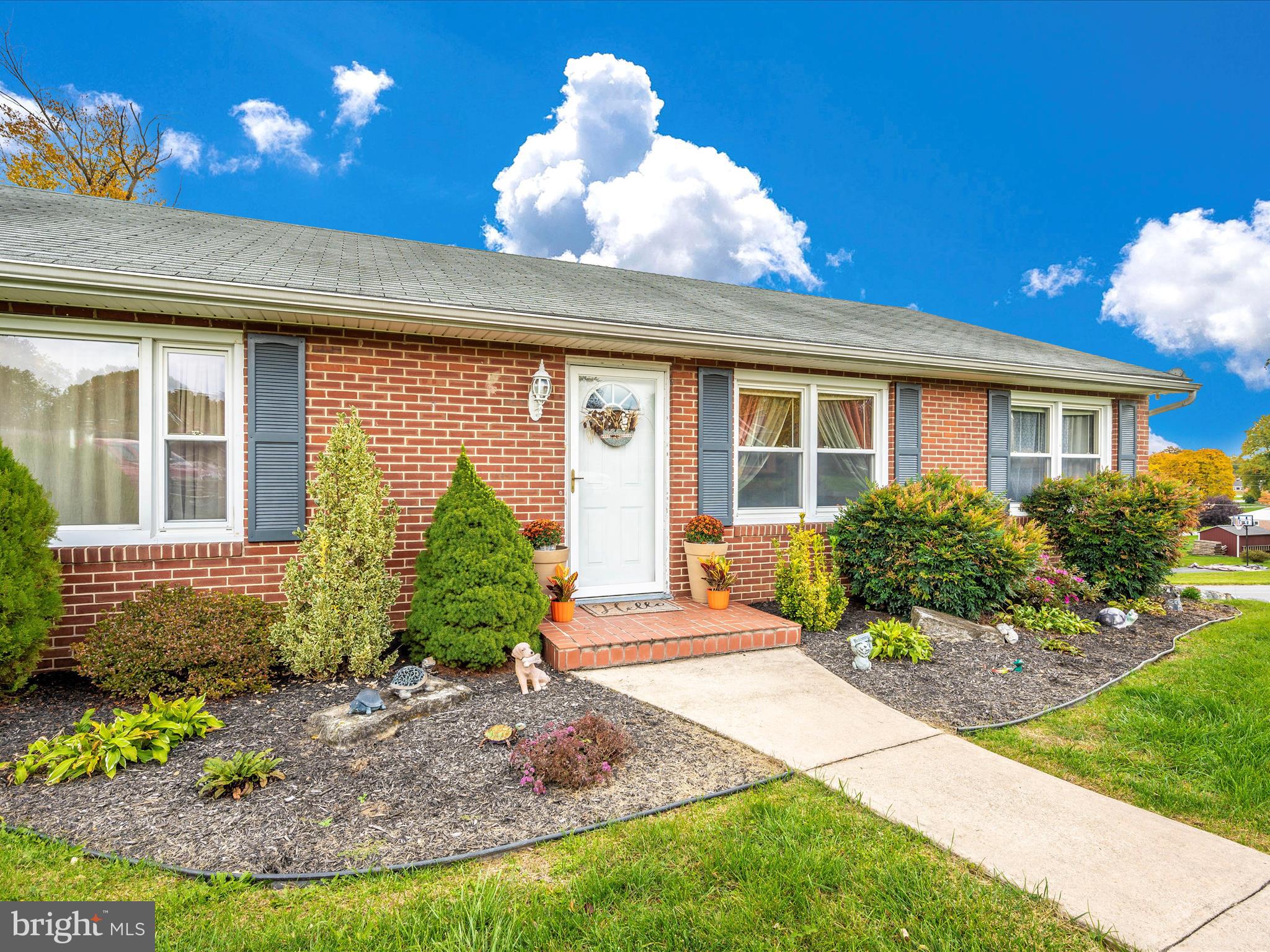 ORCHARD HILLS - Residential