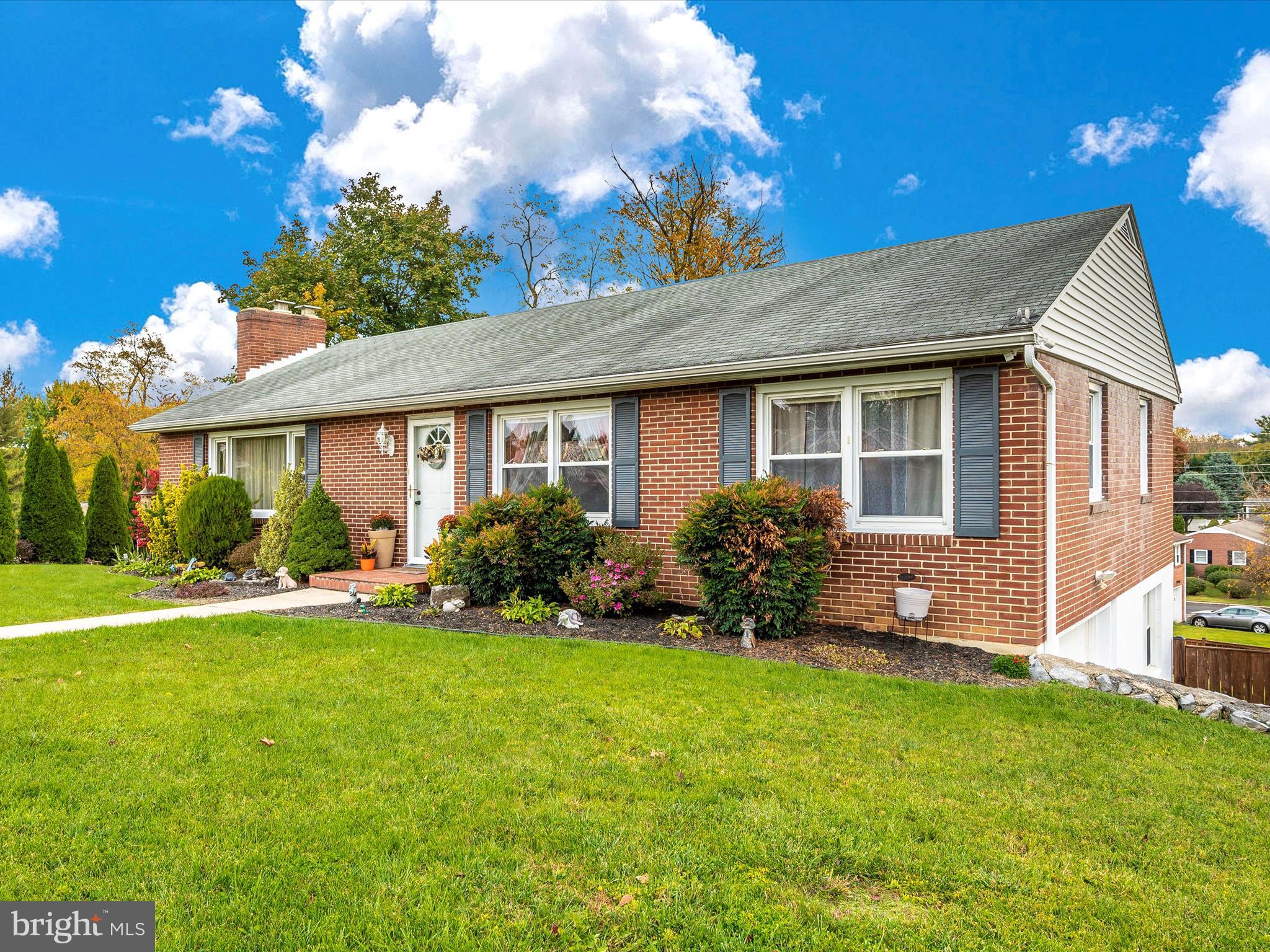 ORCHARD HILLS - Residential