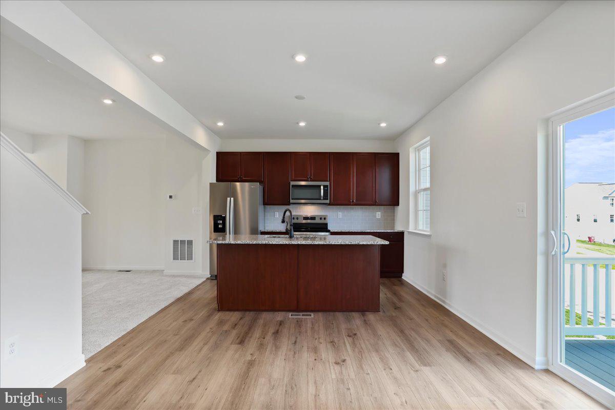 OVERLOOK AT RIVERSIDE TOWNHOMES - Residential Lease