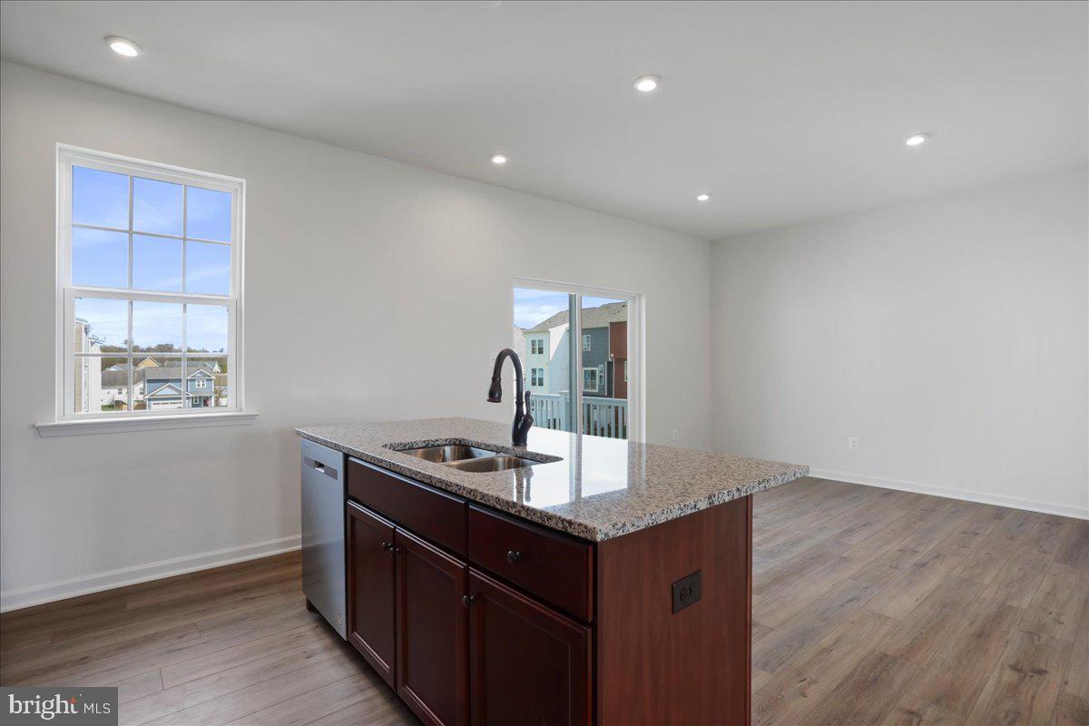 OVERLOOK AT RIVERSIDE TOWNHOMES - Residential Lease