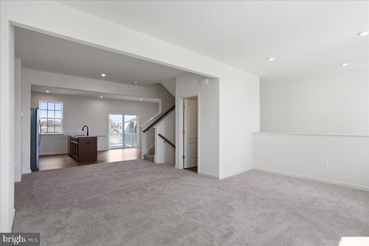 OVERLOOK AT RIVERSIDE TOWNHOMES - Residential Lease