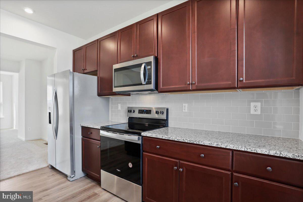 OVERLOOK AT RIVERSIDE TOWNHOMES - Residential Lease