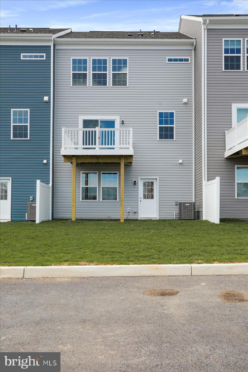 OVERLOOK AT RIVERSIDE TOWNHOMES - Residential Lease