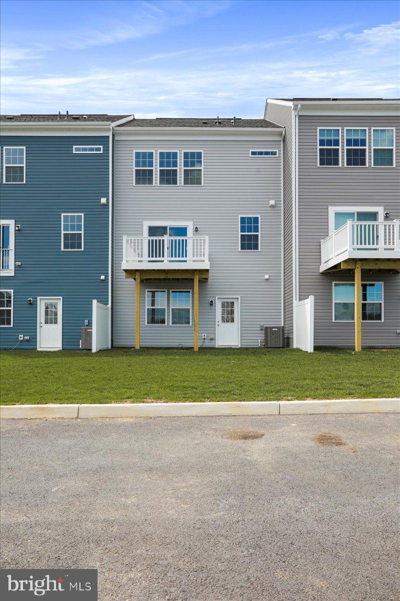 OVERLOOK AT RIVERSIDE TOWNHOMES - Residential Lease