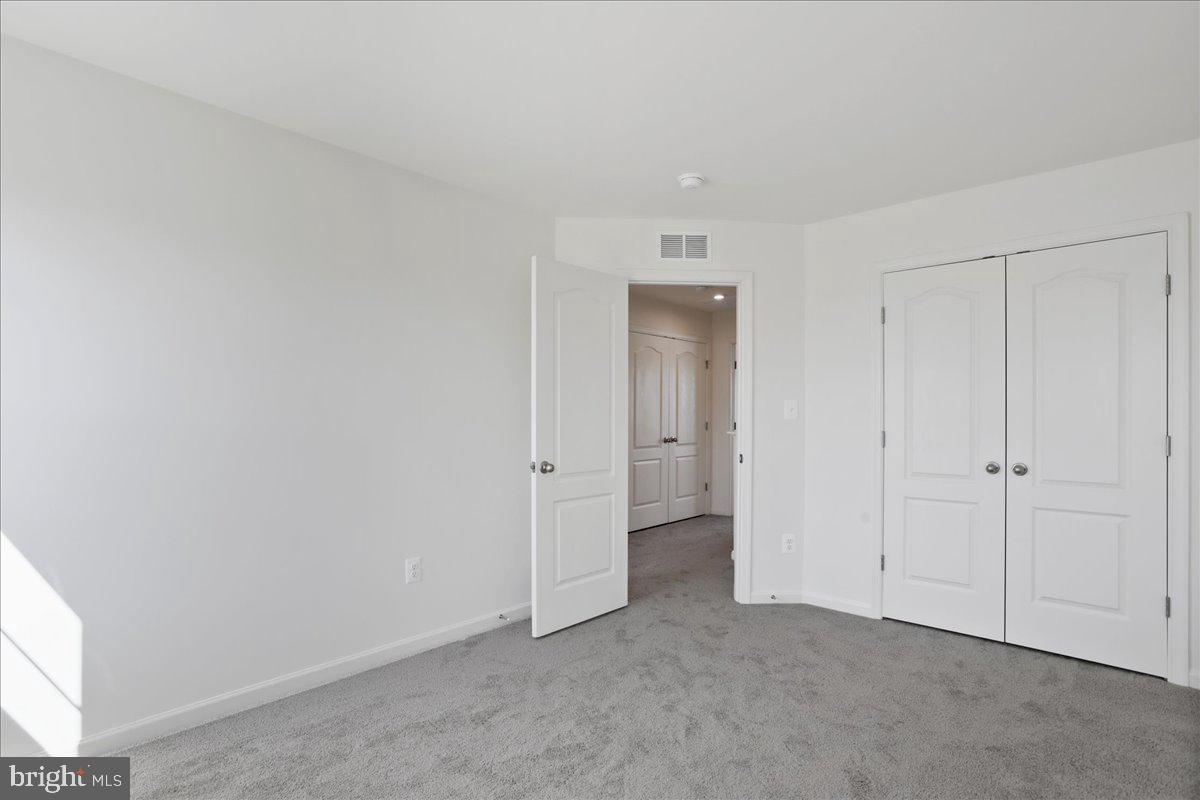 OVERLOOK AT RIVERSIDE TOWNHOMES - Residential Lease