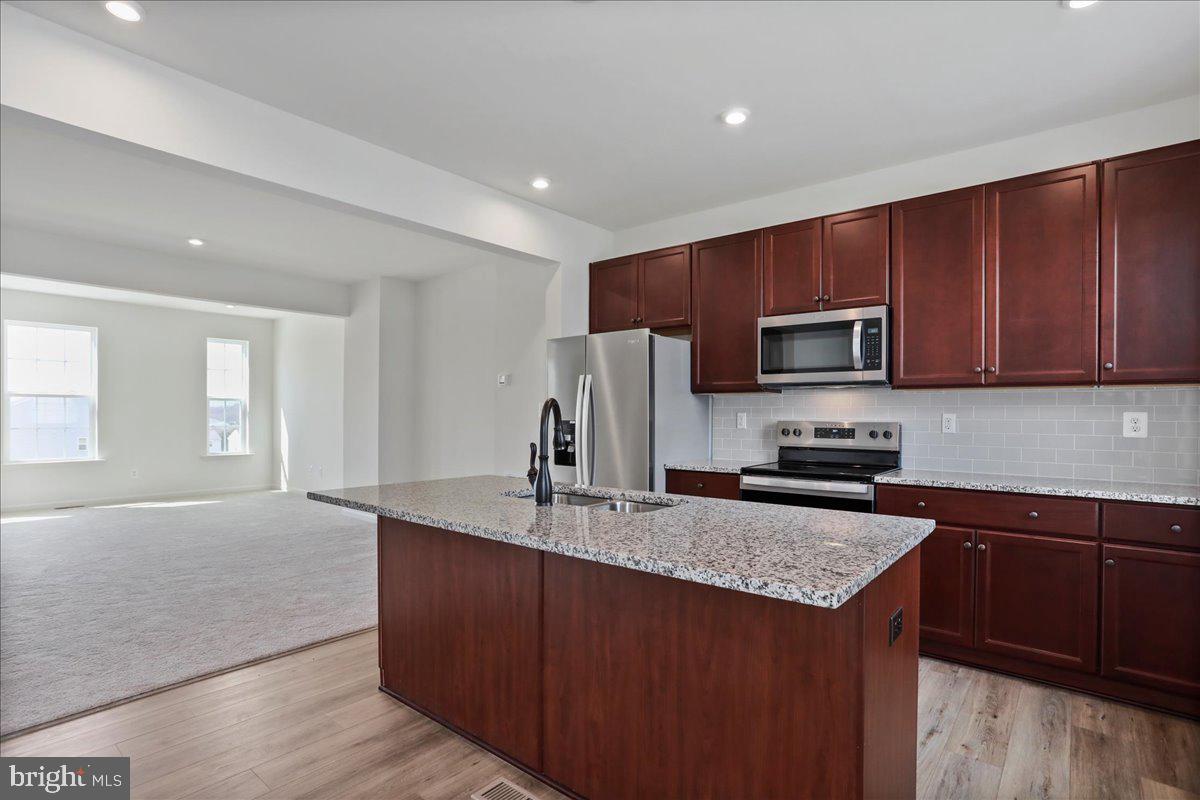 OVERLOOK AT RIVERSIDE TOWNHOMES - Residential Lease