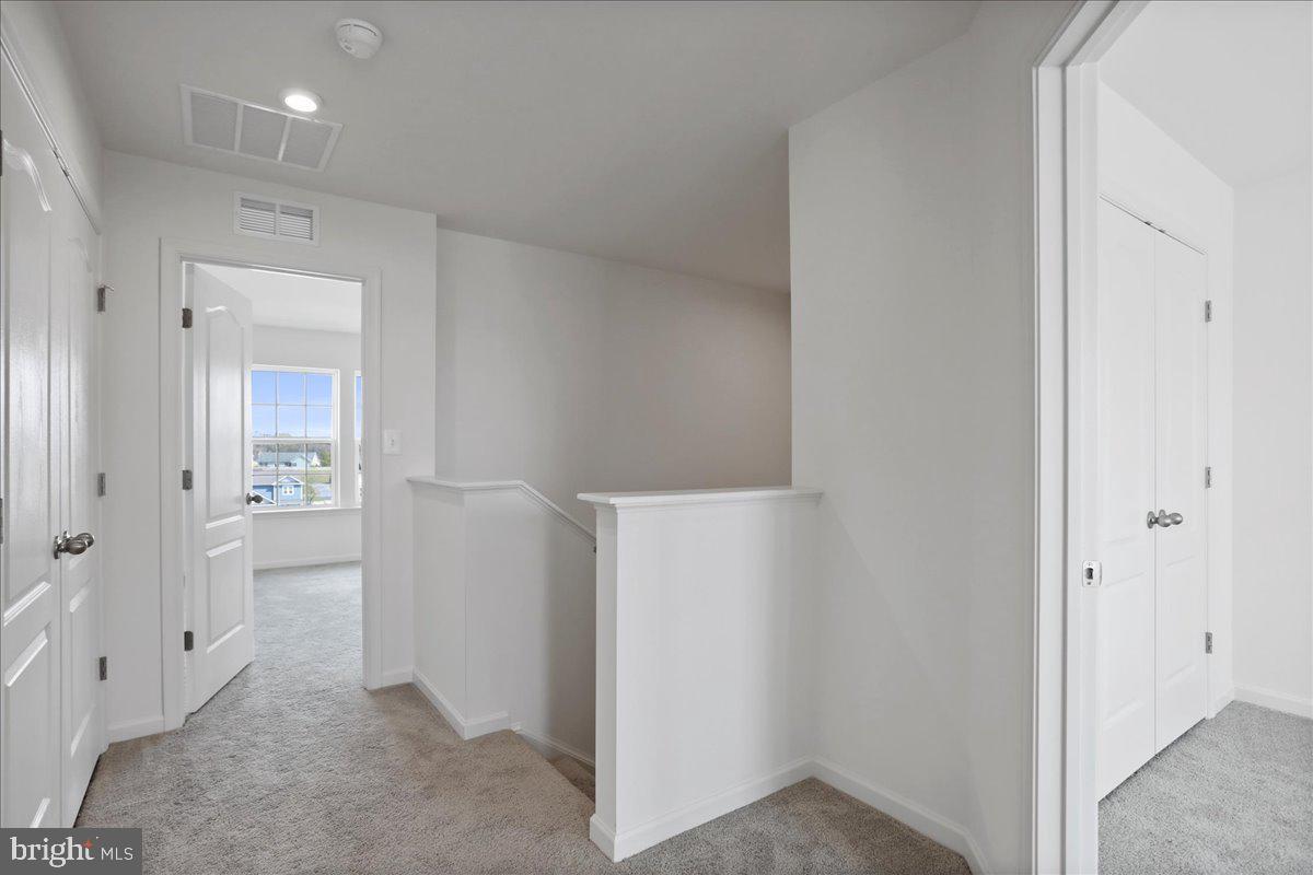 OVERLOOK AT RIVERSIDE TOWNHOMES - Residential Lease