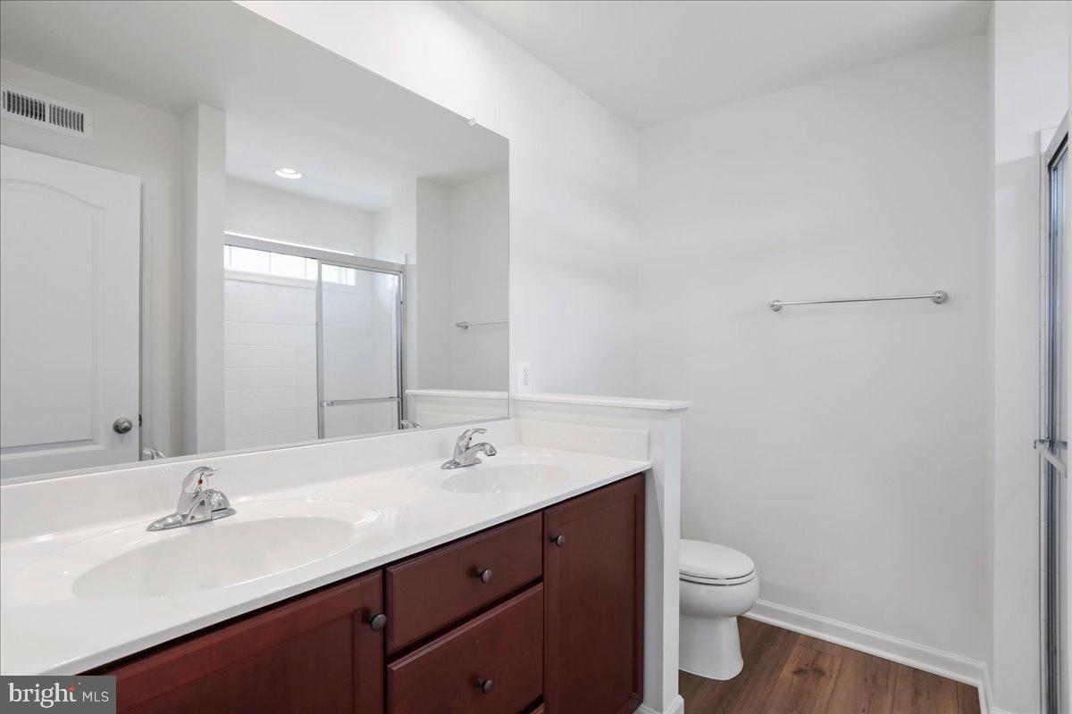 OVERLOOK AT RIVERSIDE TOWNHOMES - Residential Lease