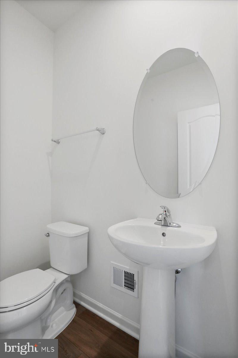 OVERLOOK AT RIVERSIDE TOWNHOMES - Residential Lease