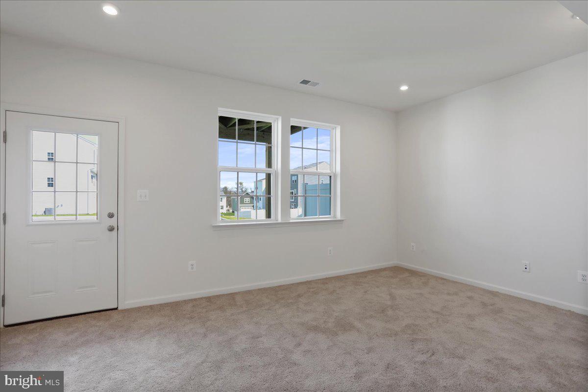 OVERLOOK AT RIVERSIDE TOWNHOMES - Residential Lease