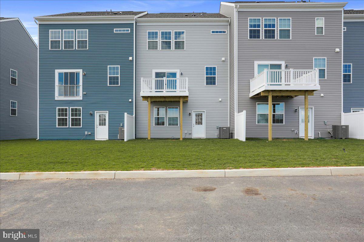 OVERLOOK AT RIVERSIDE TOWNHOMES - Residential Lease