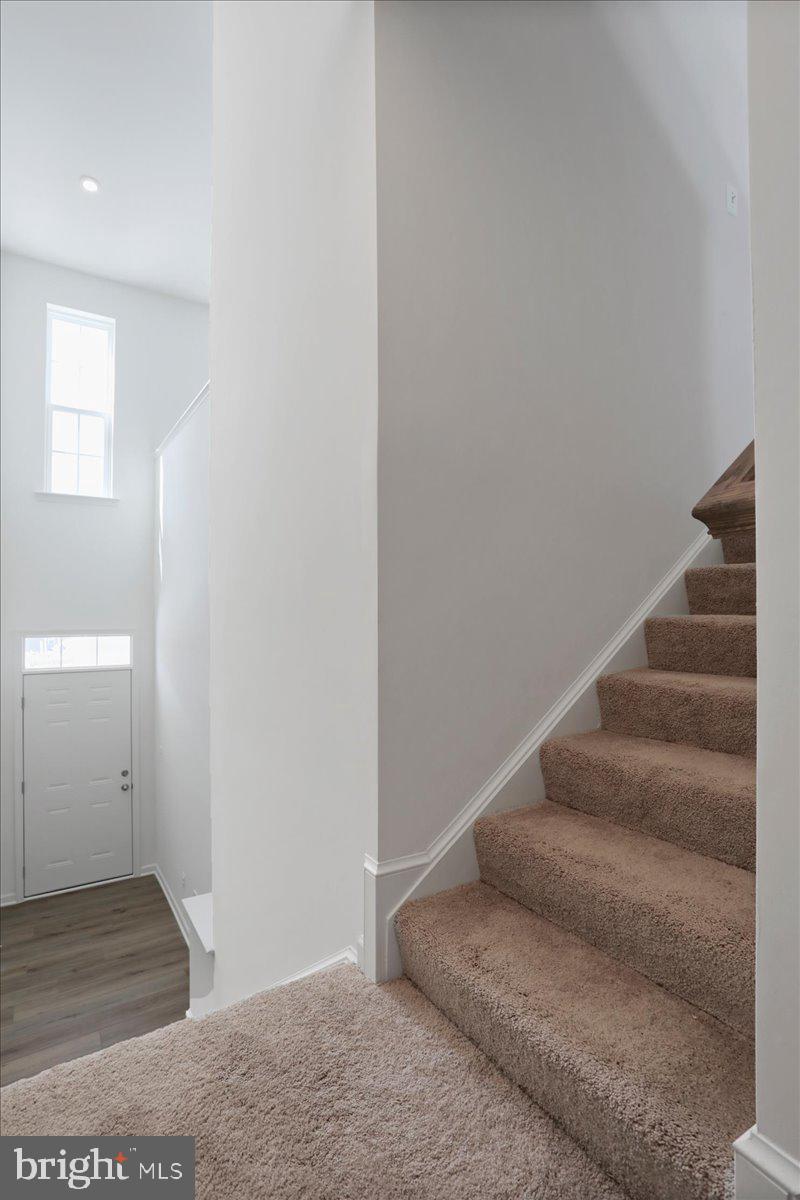 OVERLOOK AT RIVERSIDE TOWNHOMES - Residential Lease