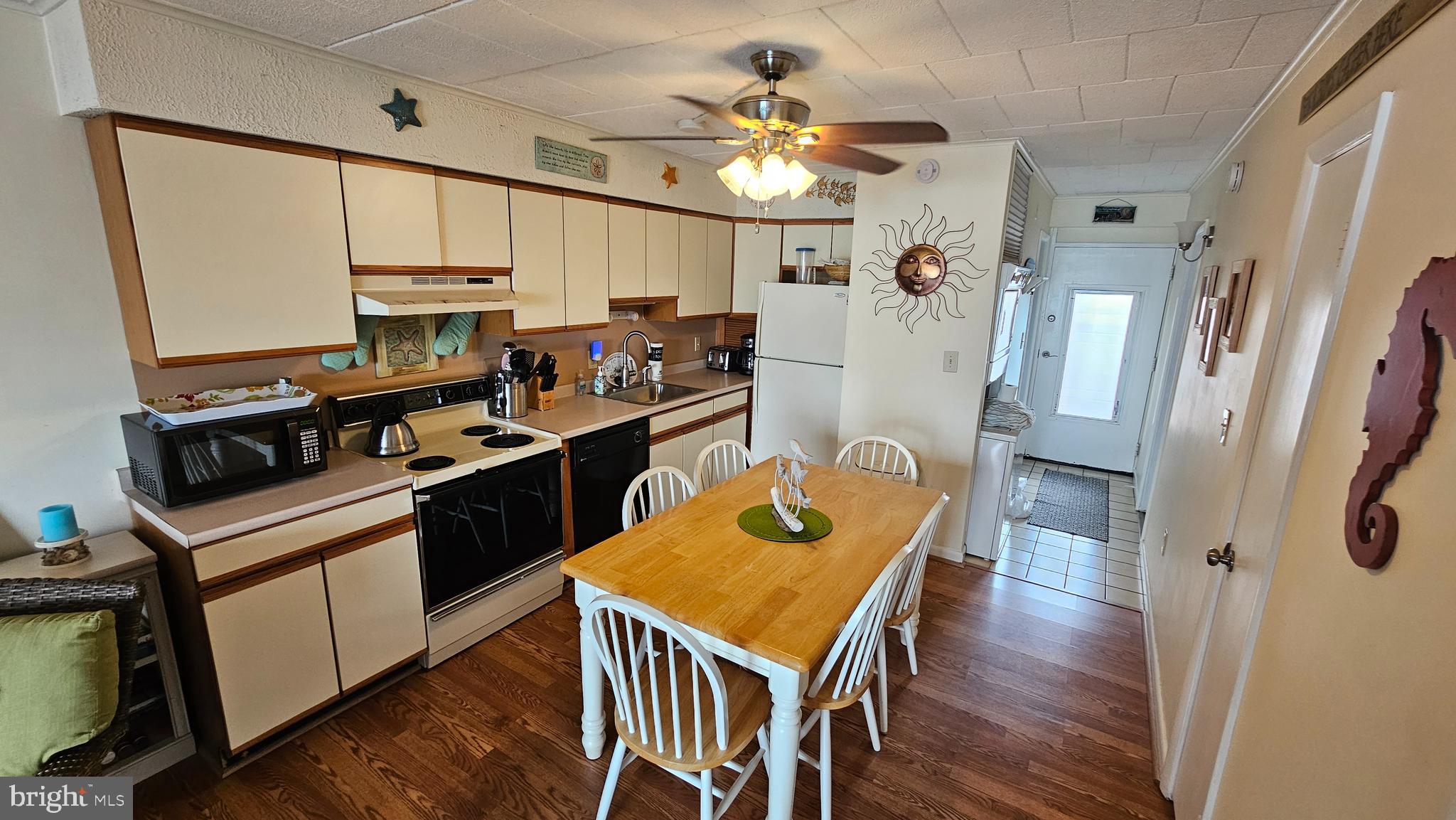 BAYSIDE KEYS - Residential Lease