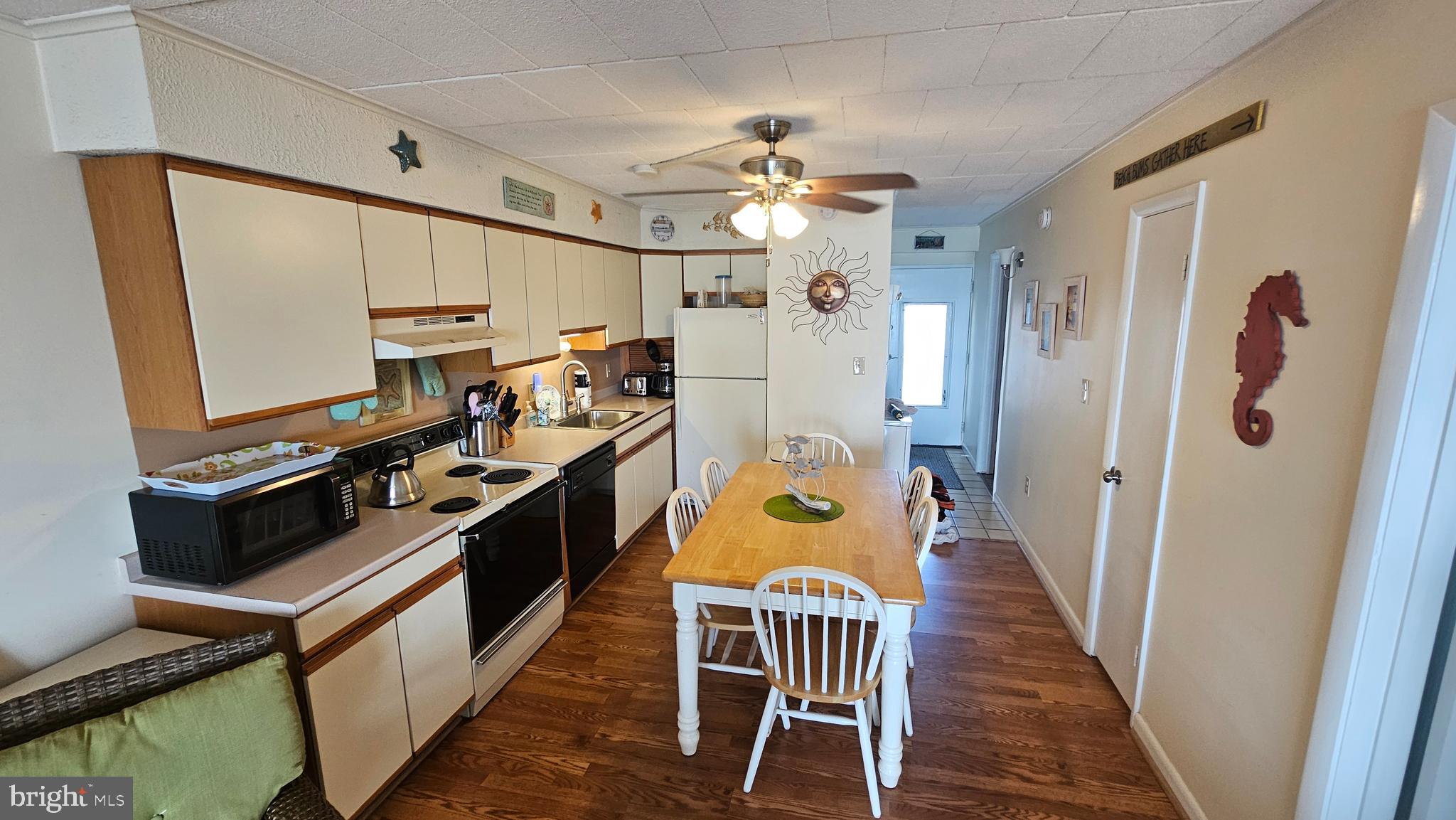 BAYSIDE KEYS - Residential Lease