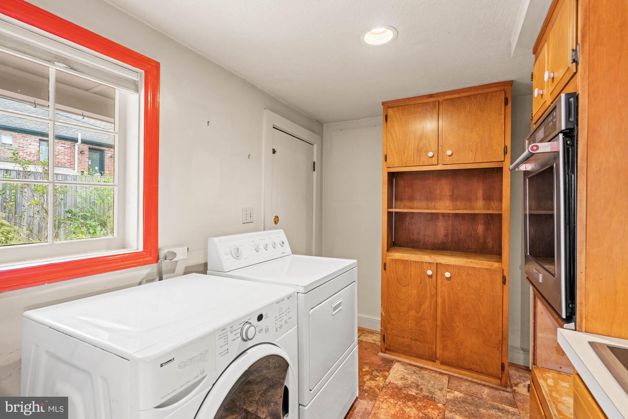 CRESTVIEW - Residential