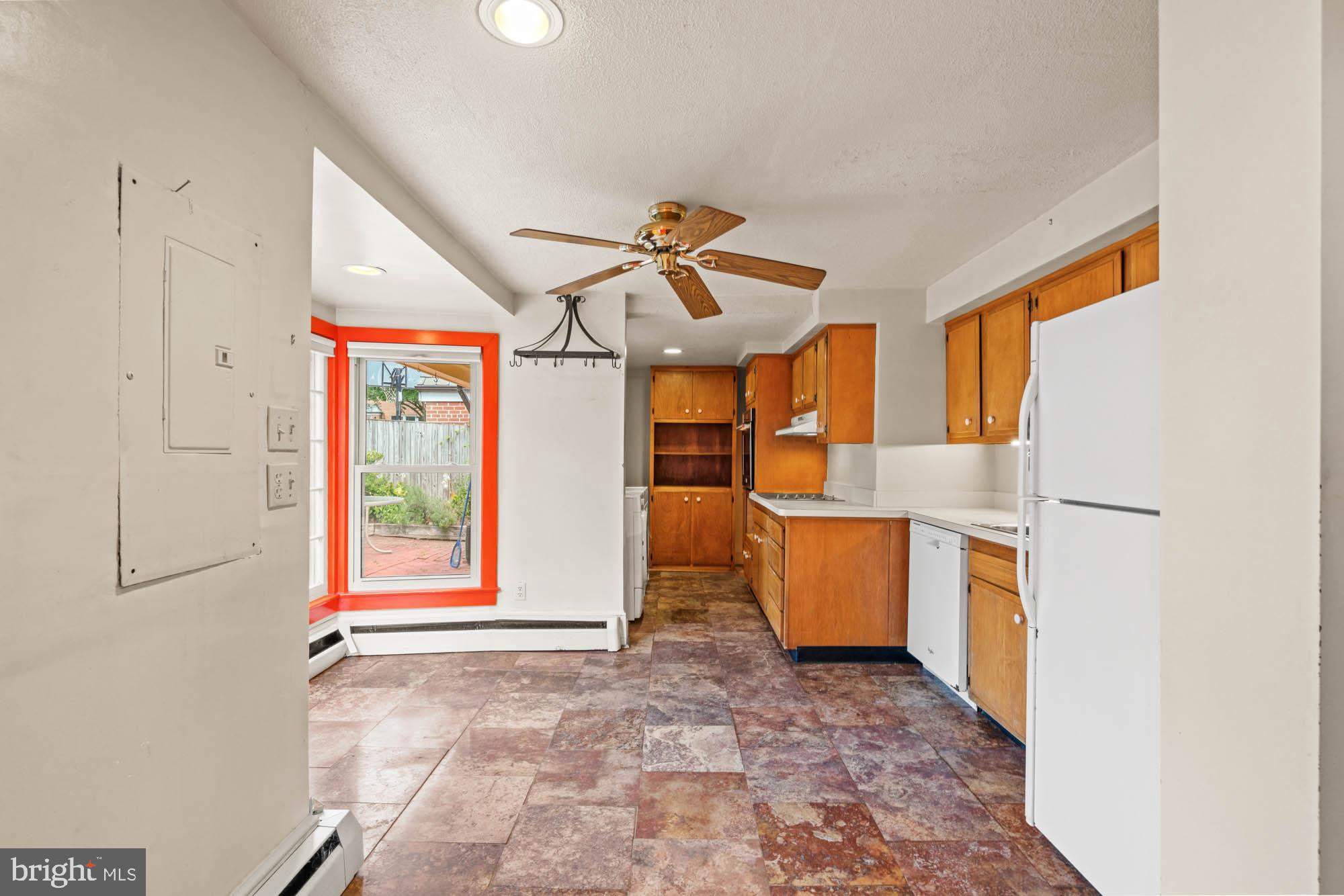 CRESTVIEW - Residential