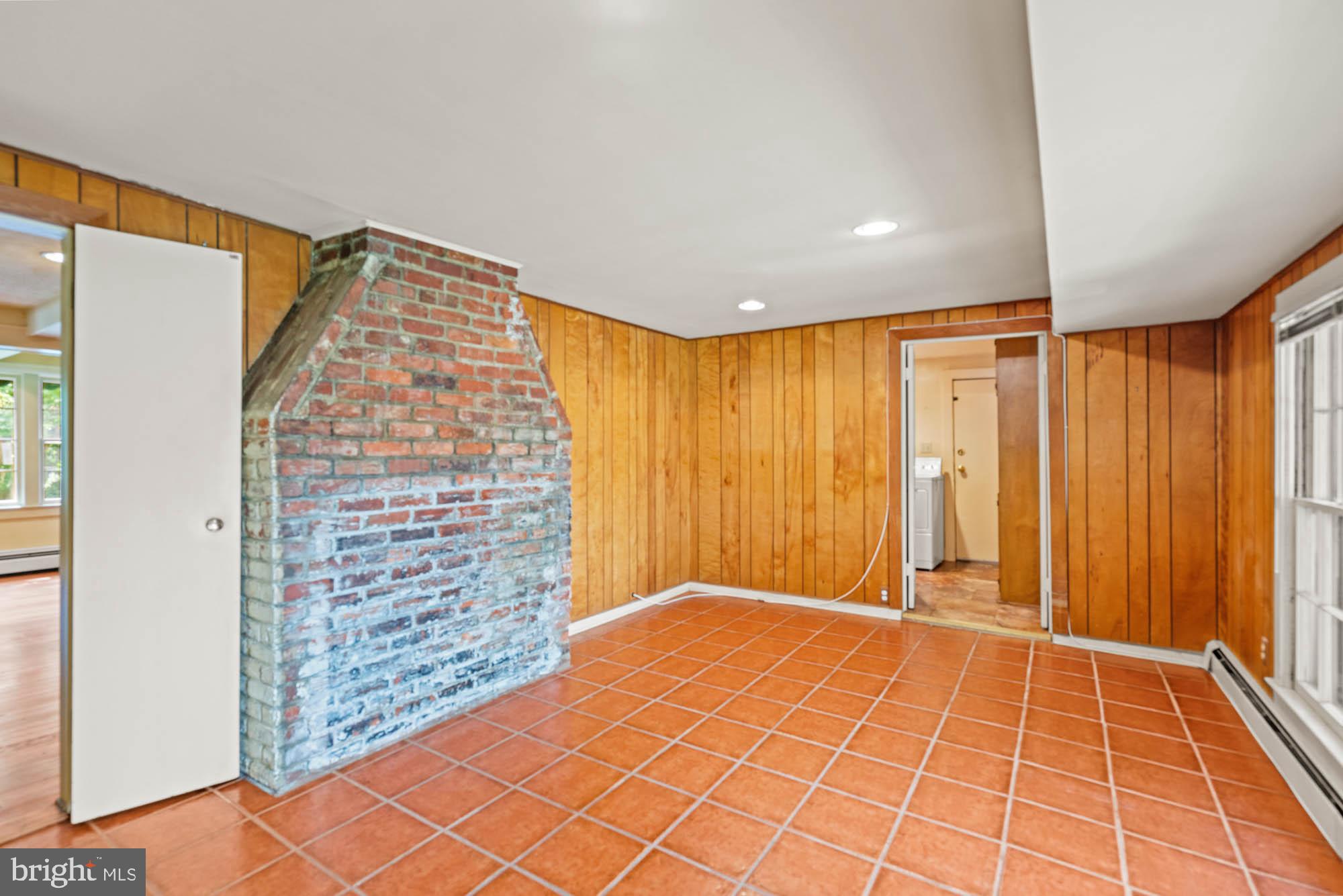 CRESTVIEW - Residential