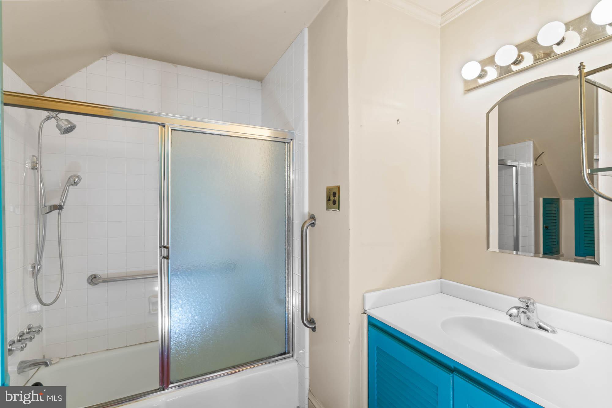 CRESTVIEW - Residential