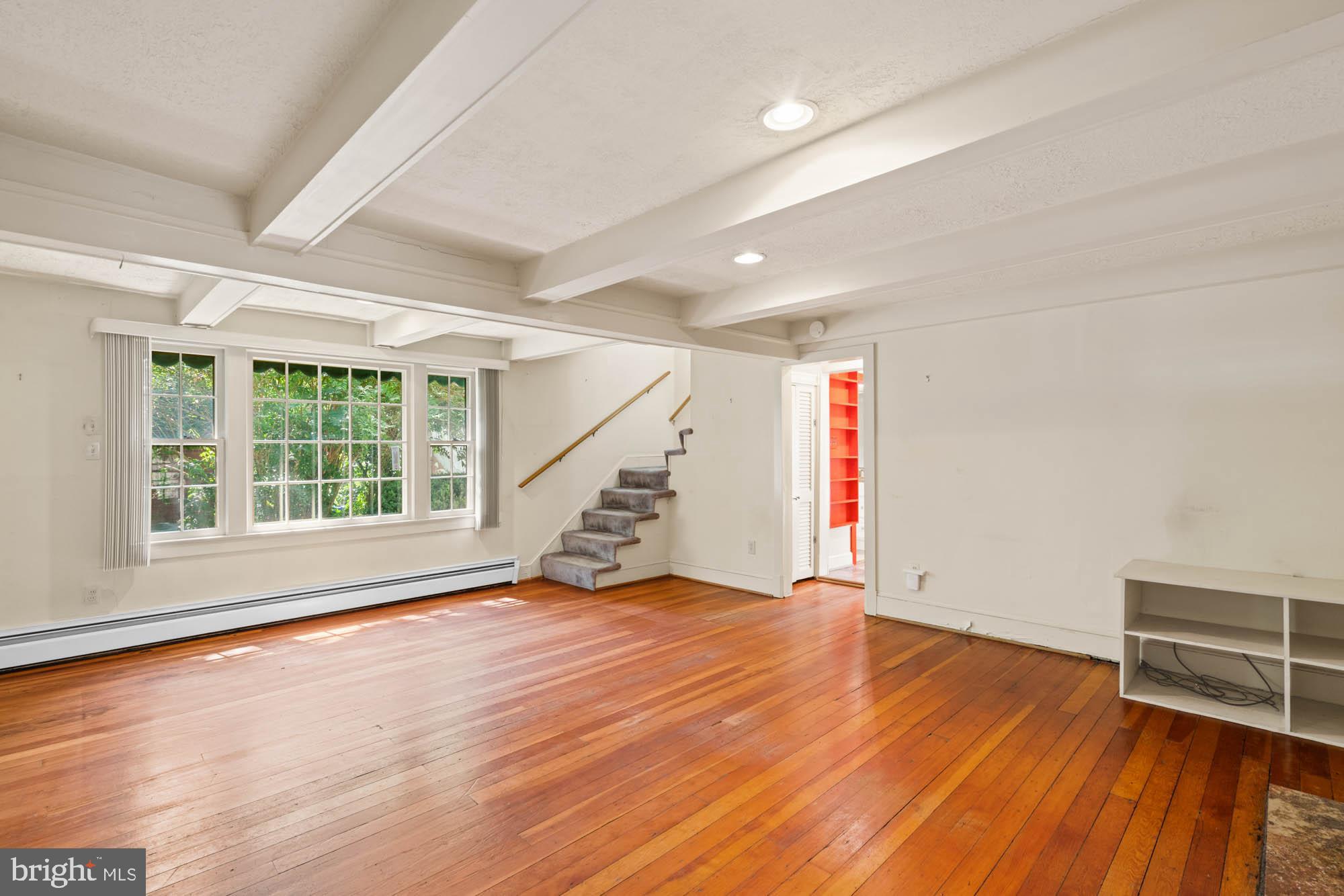 CRESTVIEW - Residential