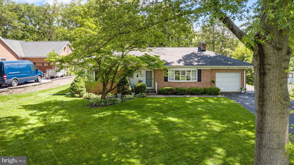 Photo of 243 Park Avenue, MOUNT JOY, PA 17552 (MLS # PALA2070454)