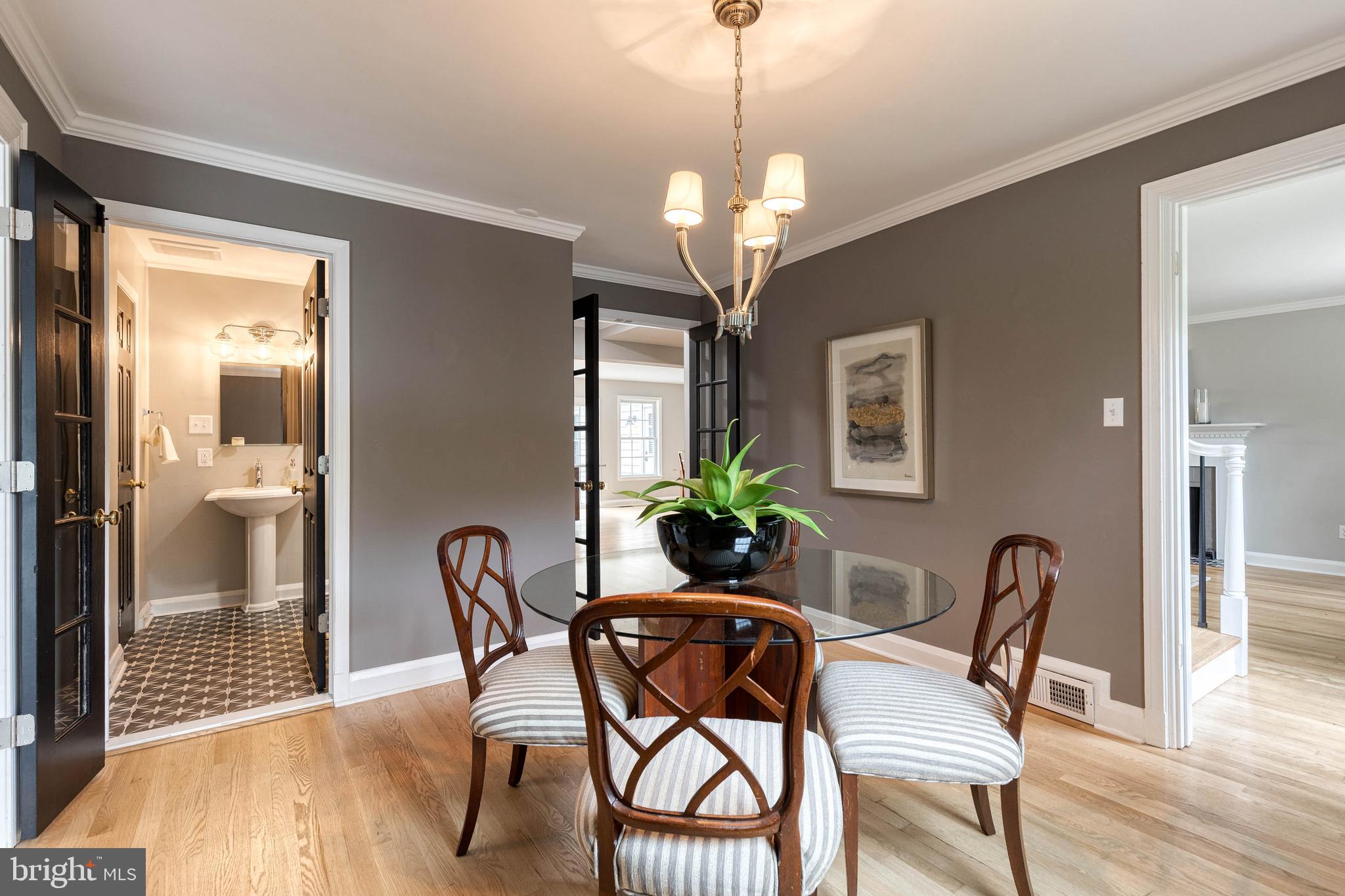 CHESTNUT HILL - Residential