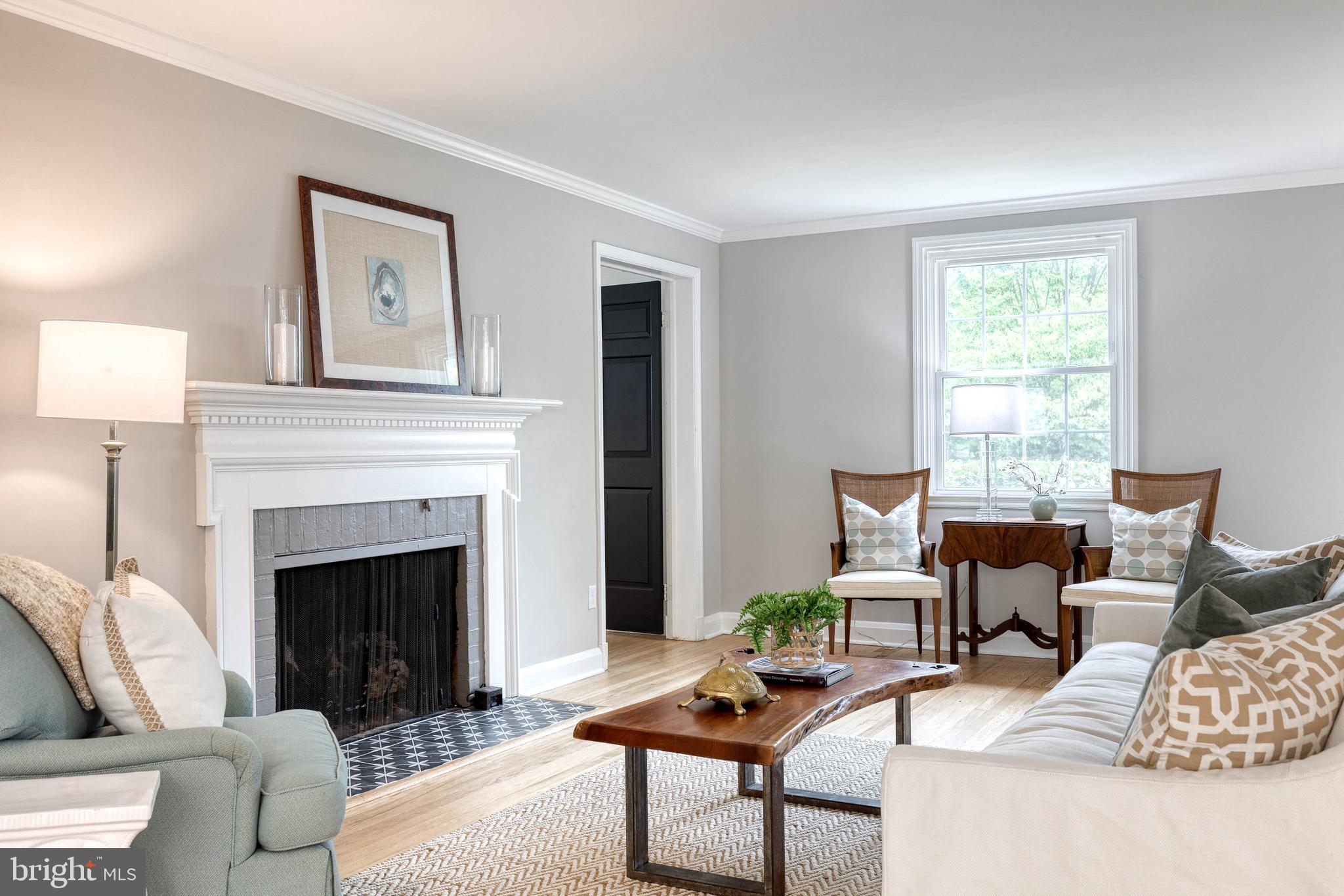 CHESTNUT HILL - Residential