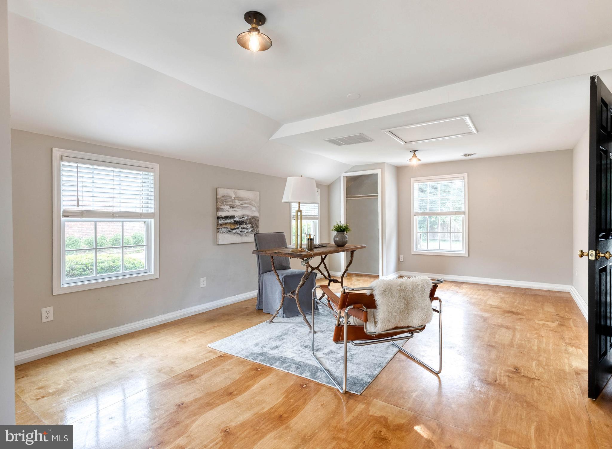 CHESTNUT HILL - Residential