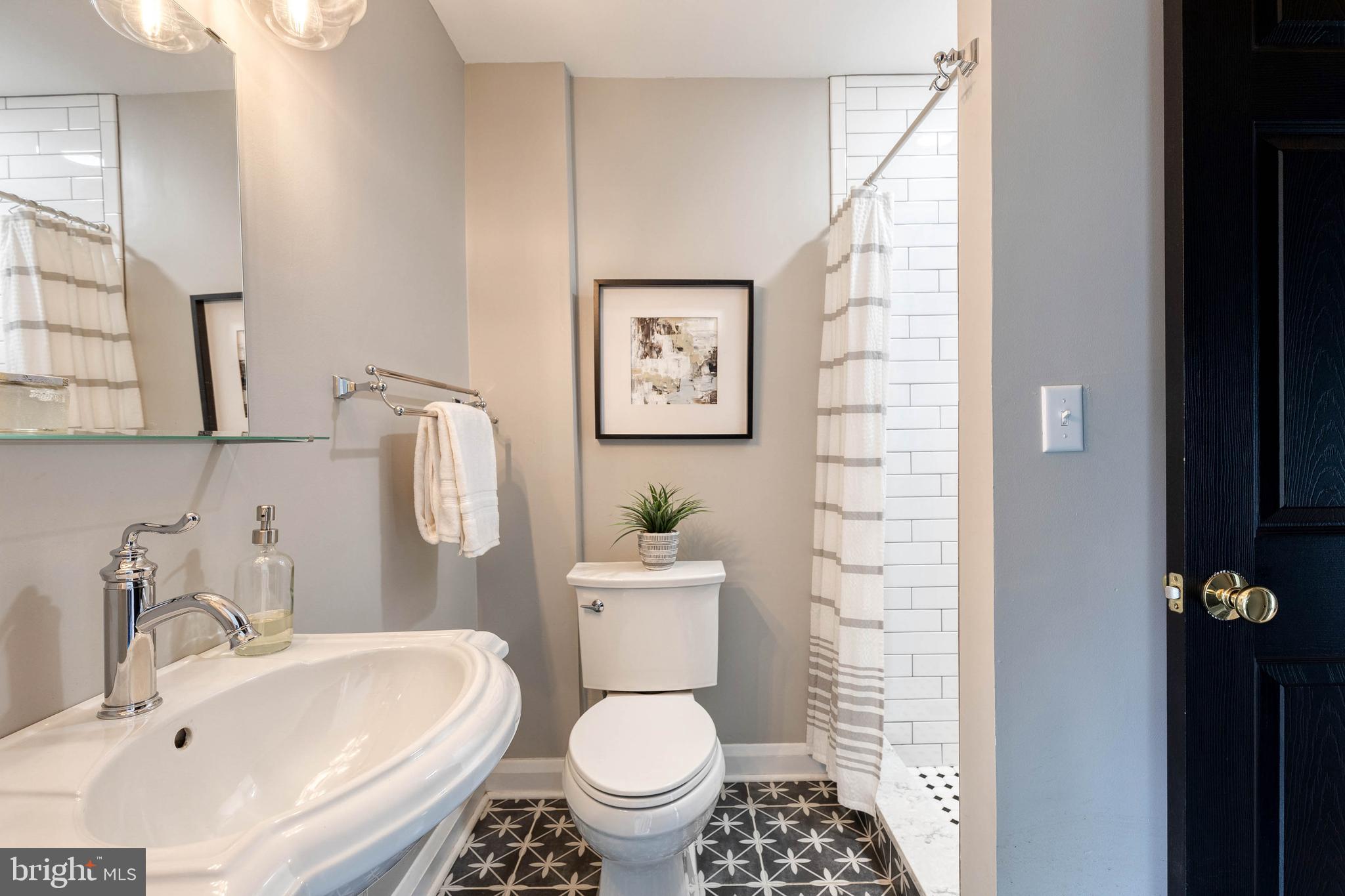 CHESTNUT HILL - Residential