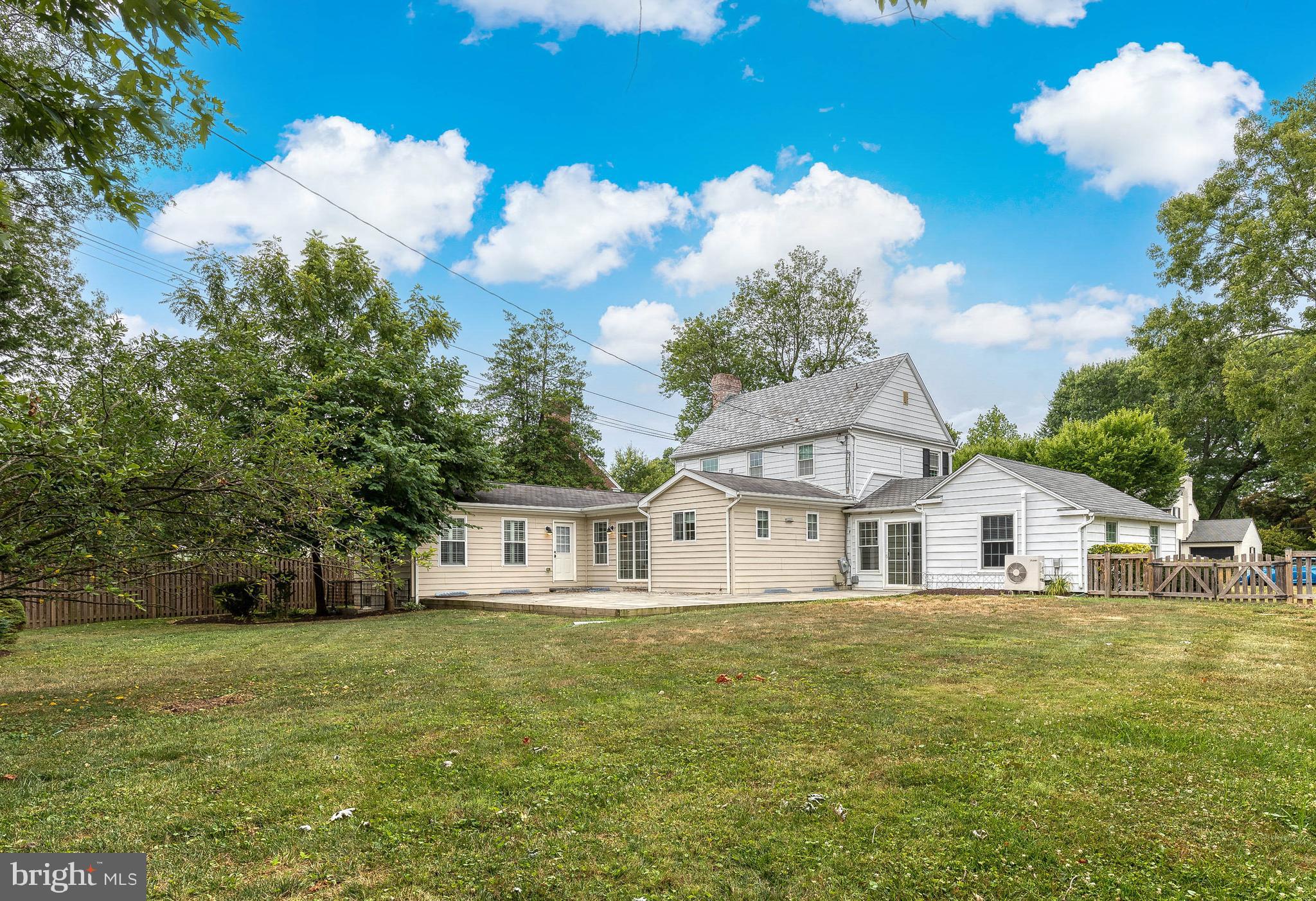 CHESTNUT HILL - Residential