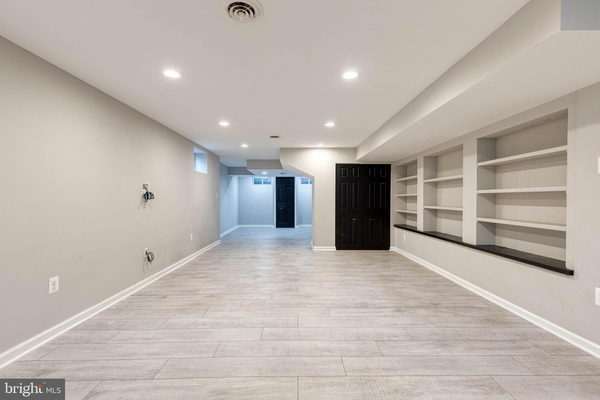 CHESTNUT HILL - Residential