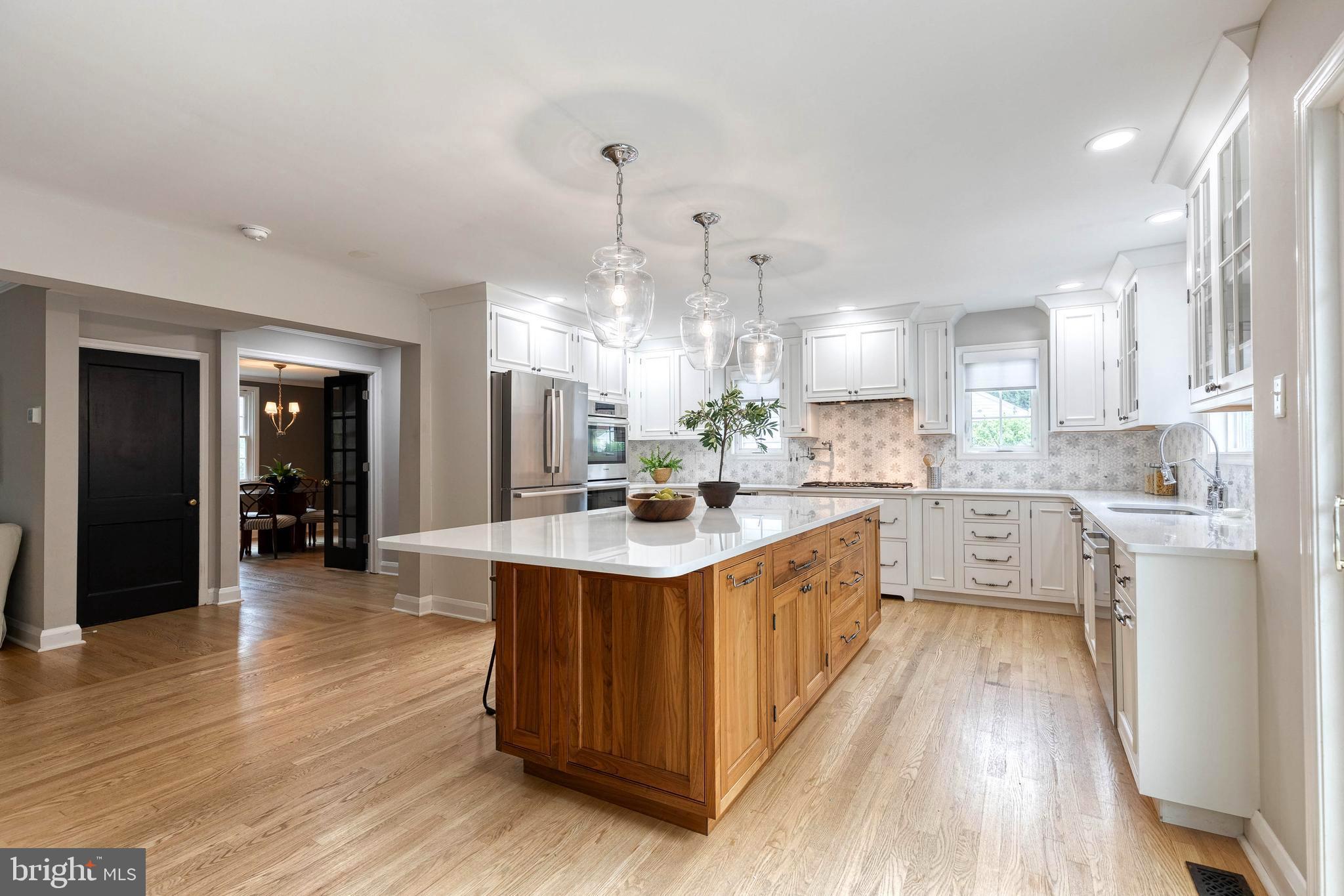 CHESTNUT HILL - Residential