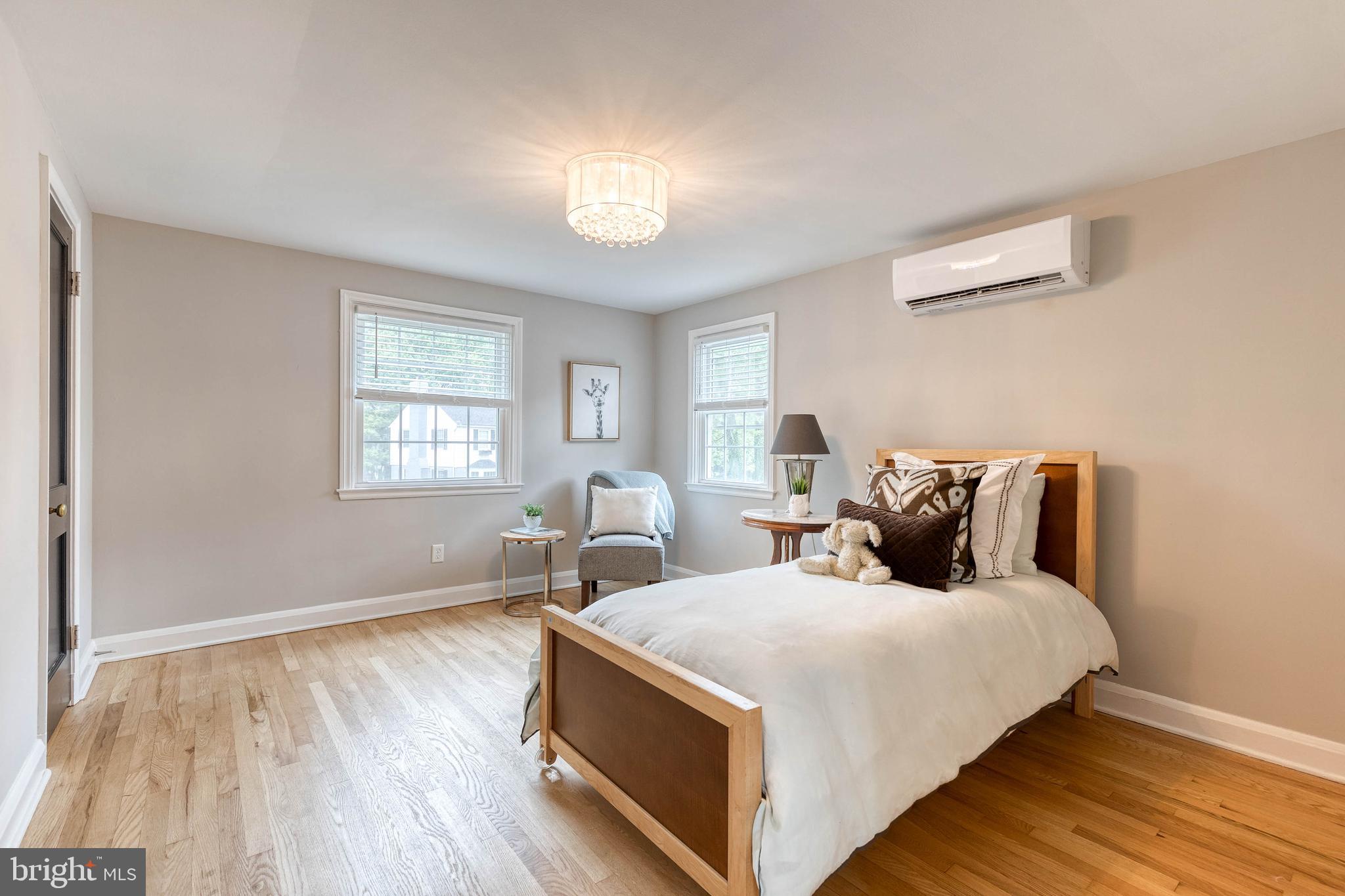 CHESTNUT HILL - Residential