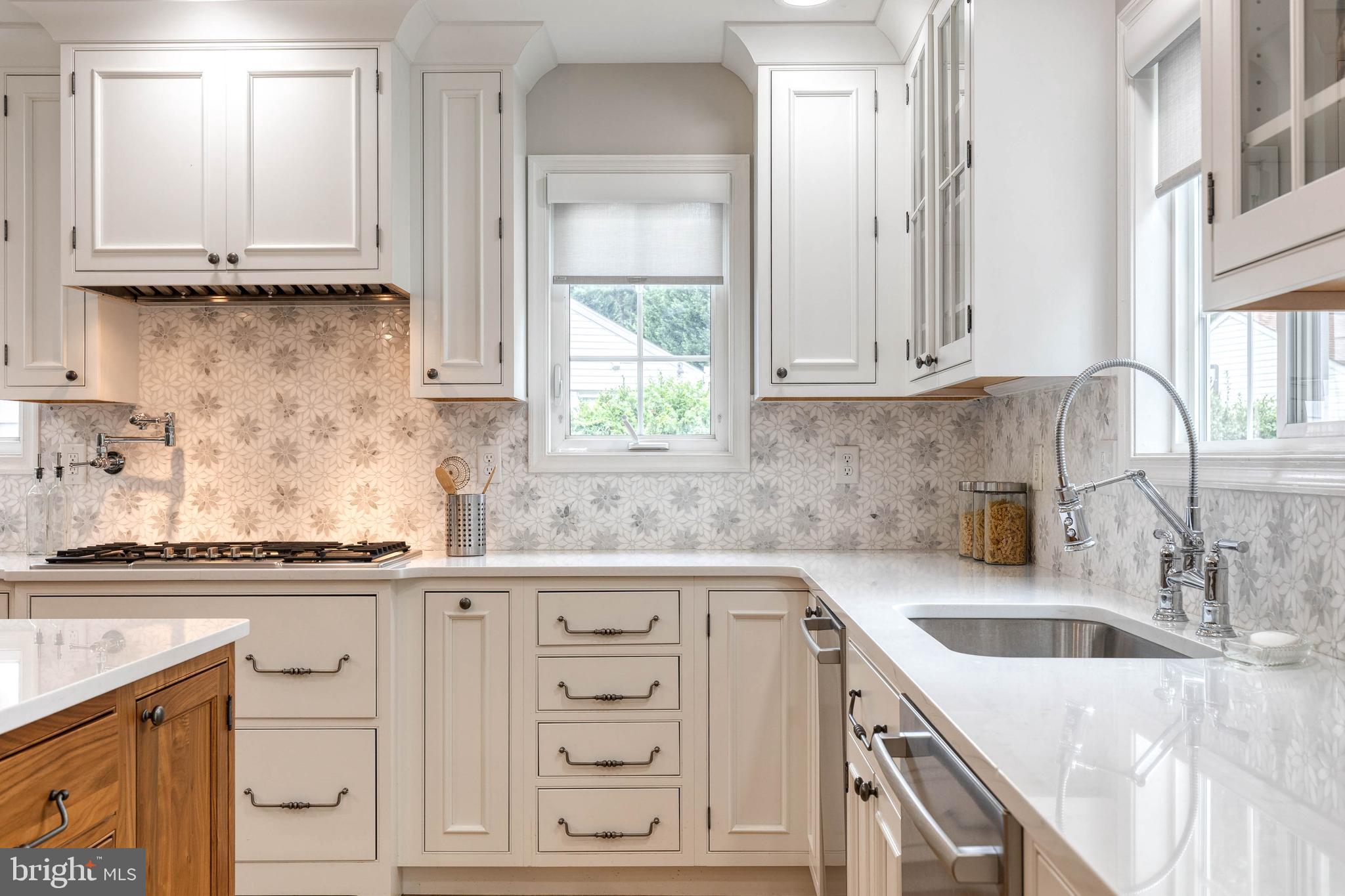 CHESTNUT HILL - Residential