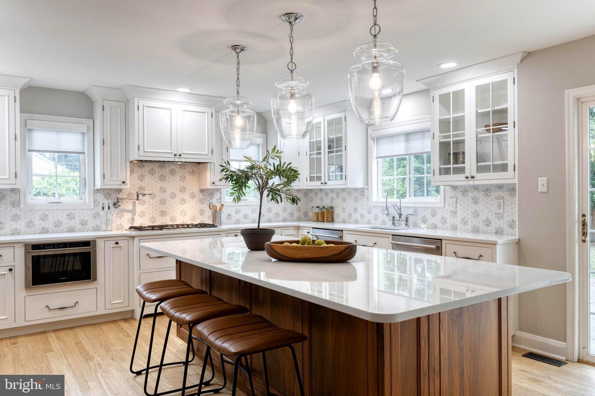 CHESTNUT HILL - Residential