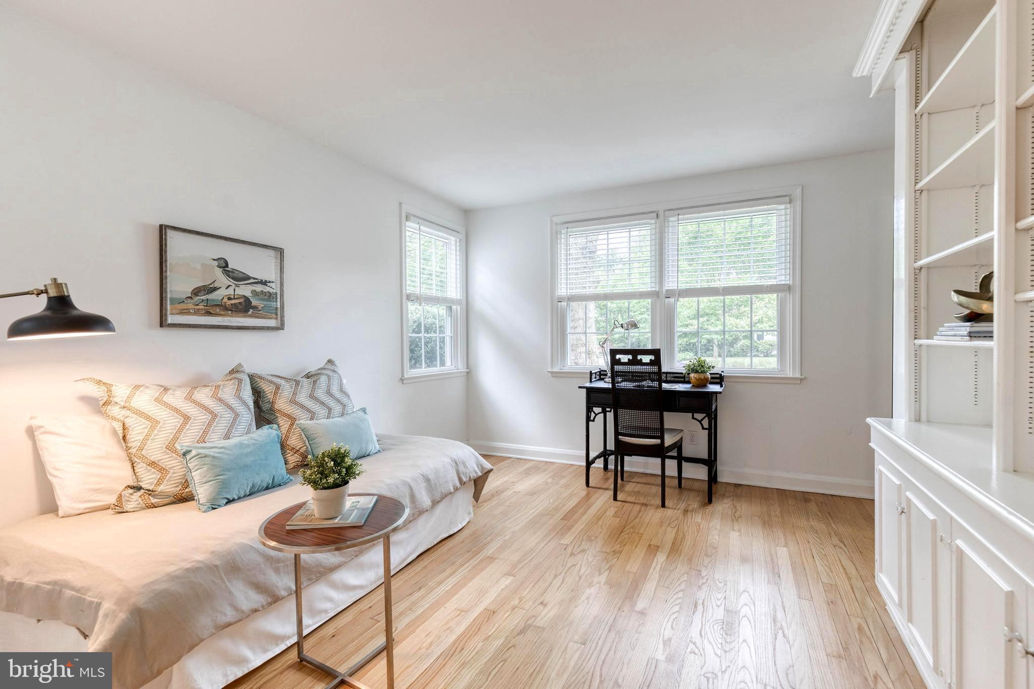 CHESTNUT HILL - Residential