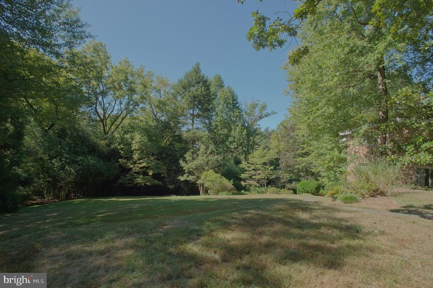 2662 Chain Bridge comprises just over half an acre - 21,683 square feet. Tranquil park views set the stage for the site and a gentle slope yields to a small stream which runs along the northern border. Natural beauty abounds here. Nearby, some of Washington's finest residences reinforce the gracious quality of the neighborhood. Located directly across from Battery Kemble Park and punctuated by mature trees, the site offers an unparalleled level of privacy in a location that provides outstanding access to the entire metropolitan area.

Rarely does an offering of this quality and superb location become available. 2662 Chain Bridge Road NW represents one of the best opportunities to create a world-class estate currently offered in the Washington region.